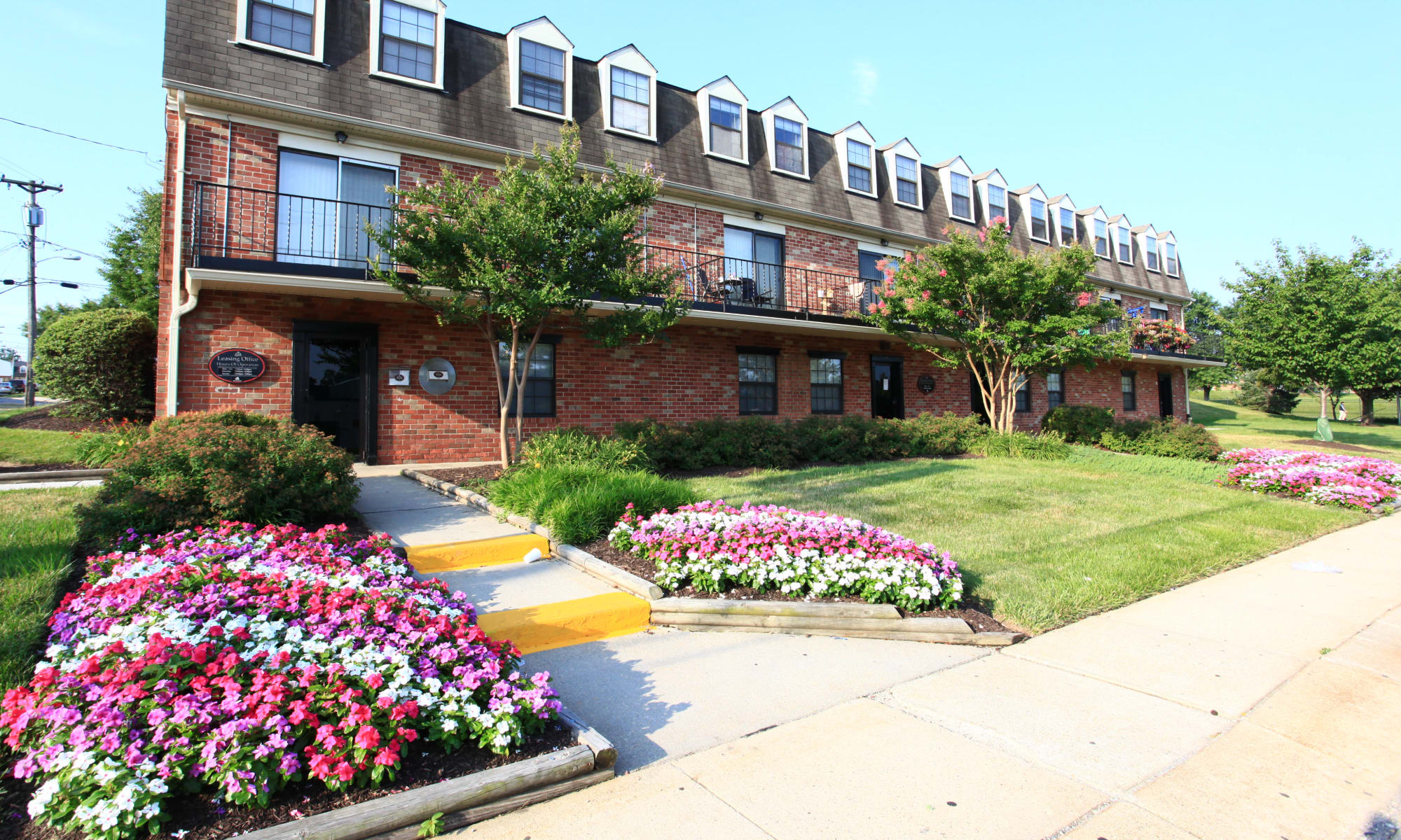 Baltimore Apartments & Townhomes for Rent | Dutch Village