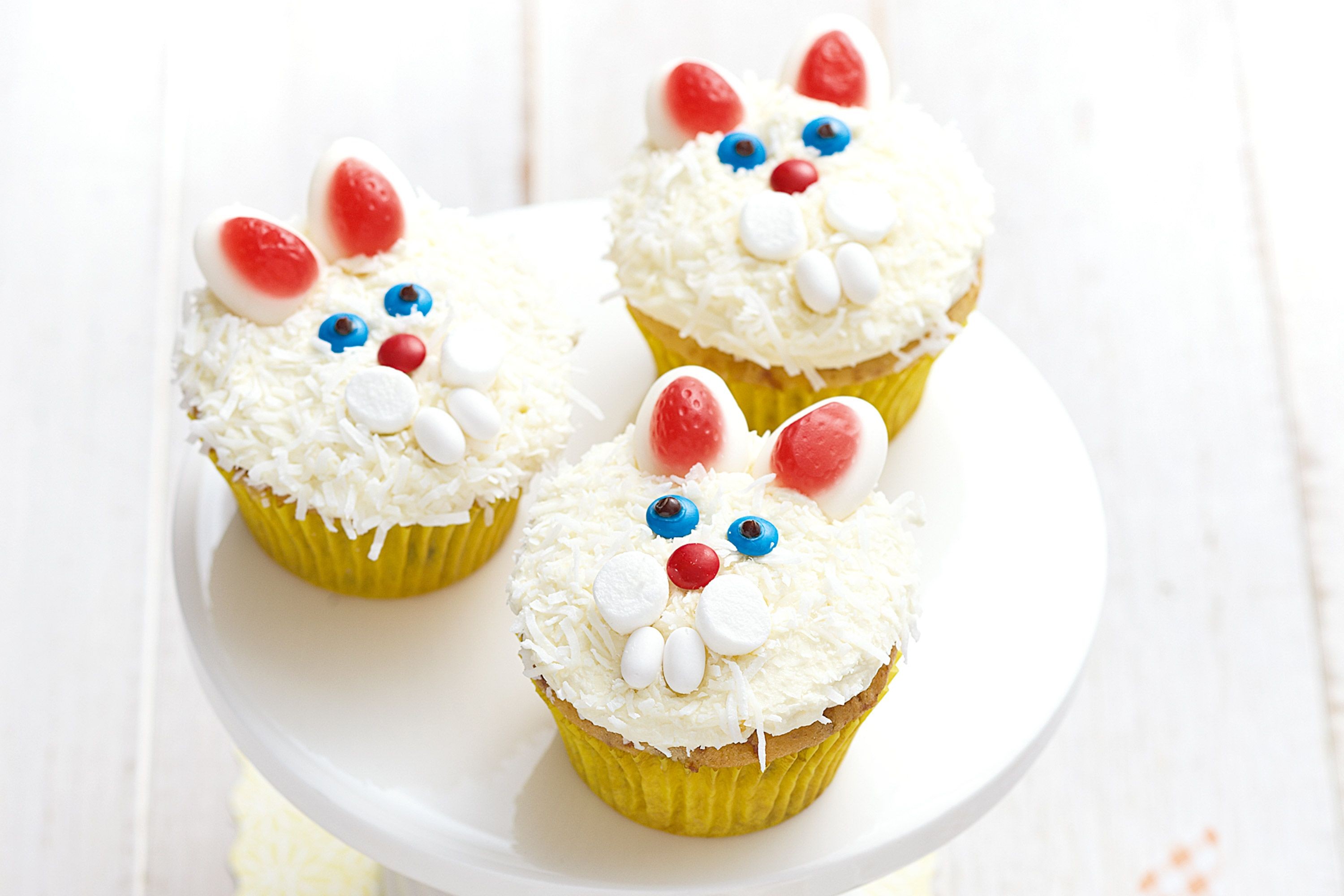 easter-bunny-cupcakes-93412-1.jpeg