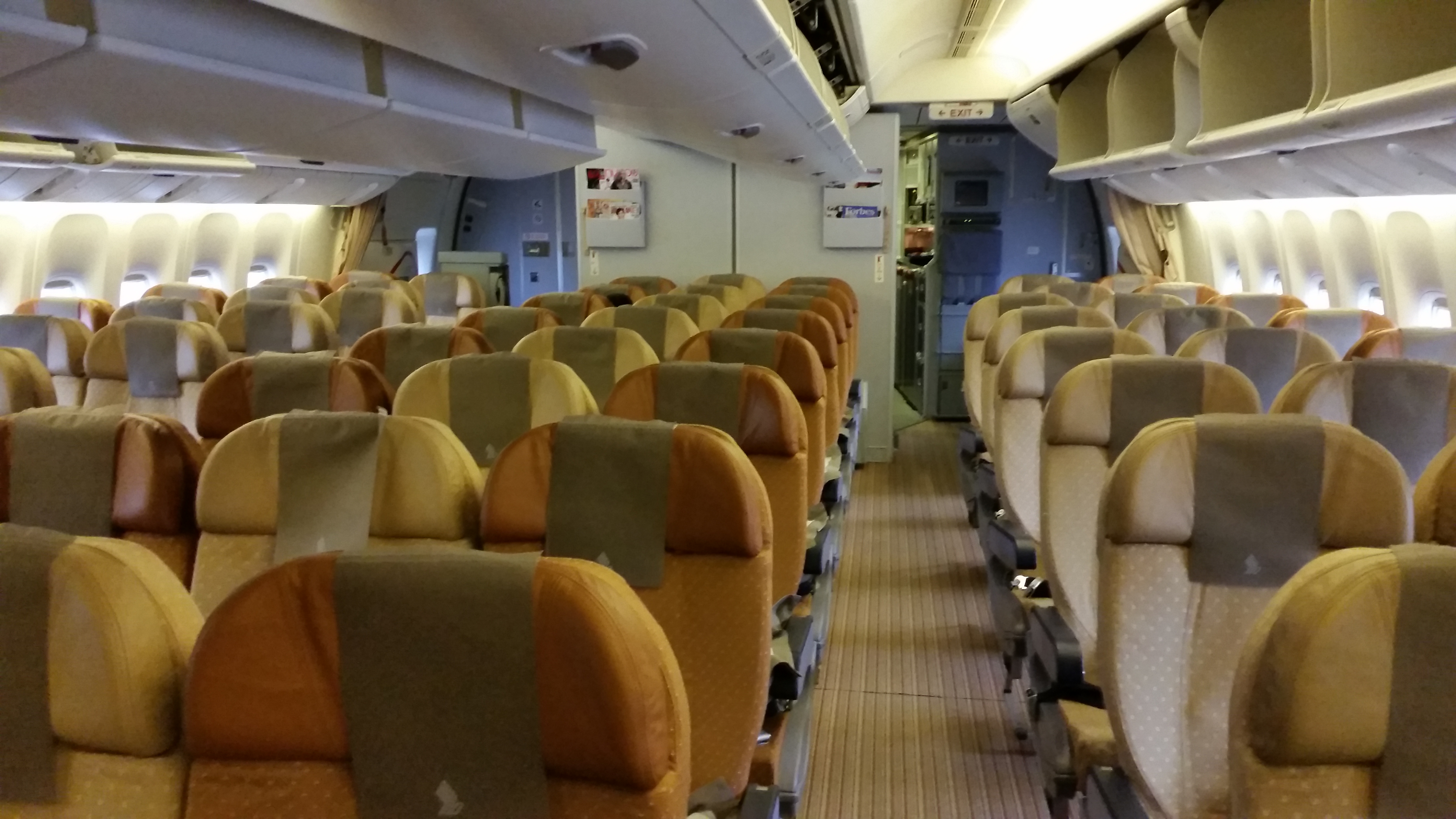 Review: Singapore Airlines - Economy Class (777-300)