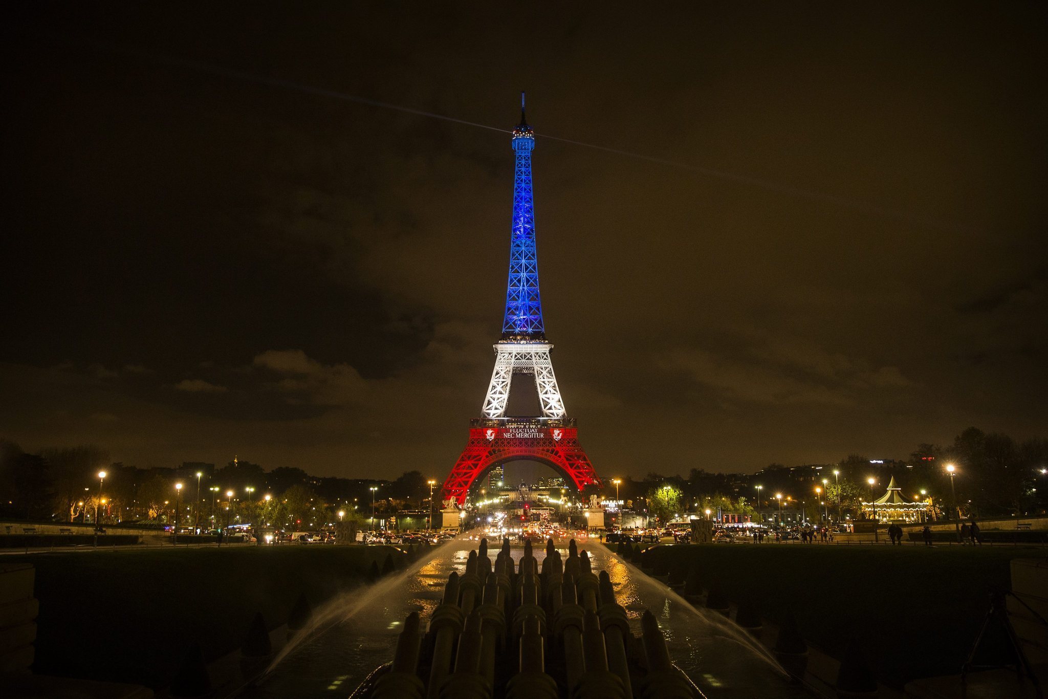 Photos: Eiffel Tower in the French flag's colors - Chicago Tribune
