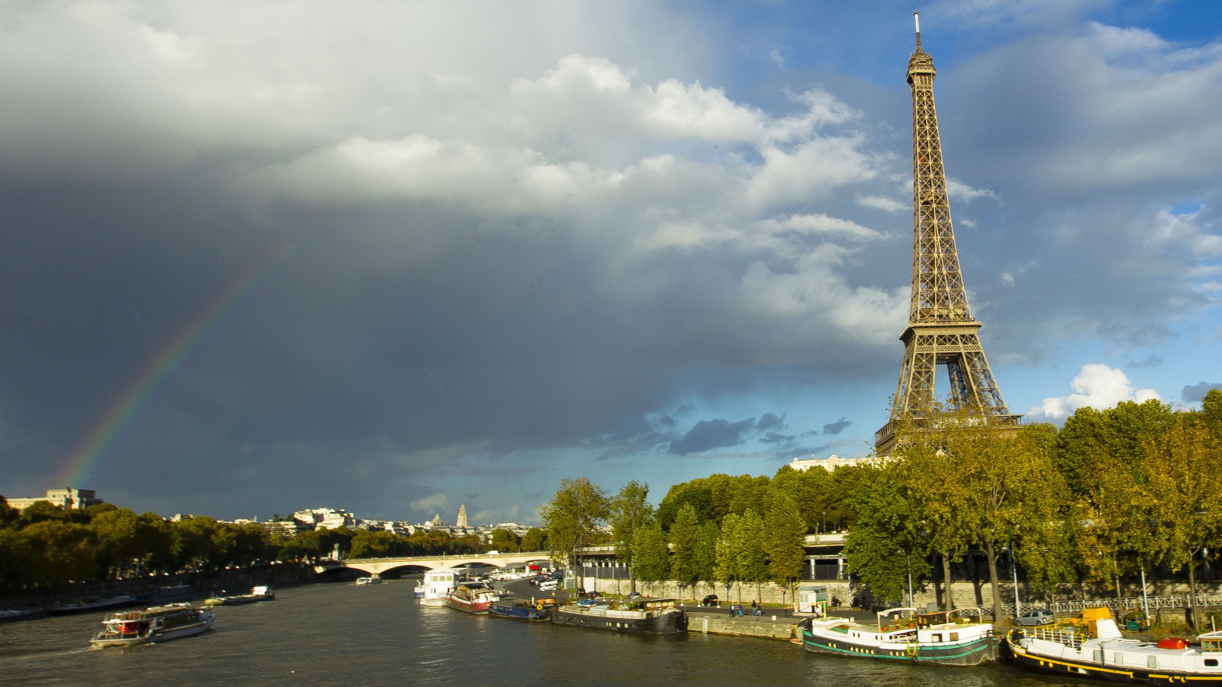The Eiffel Tower is now the loveliest electrical generator in the ...