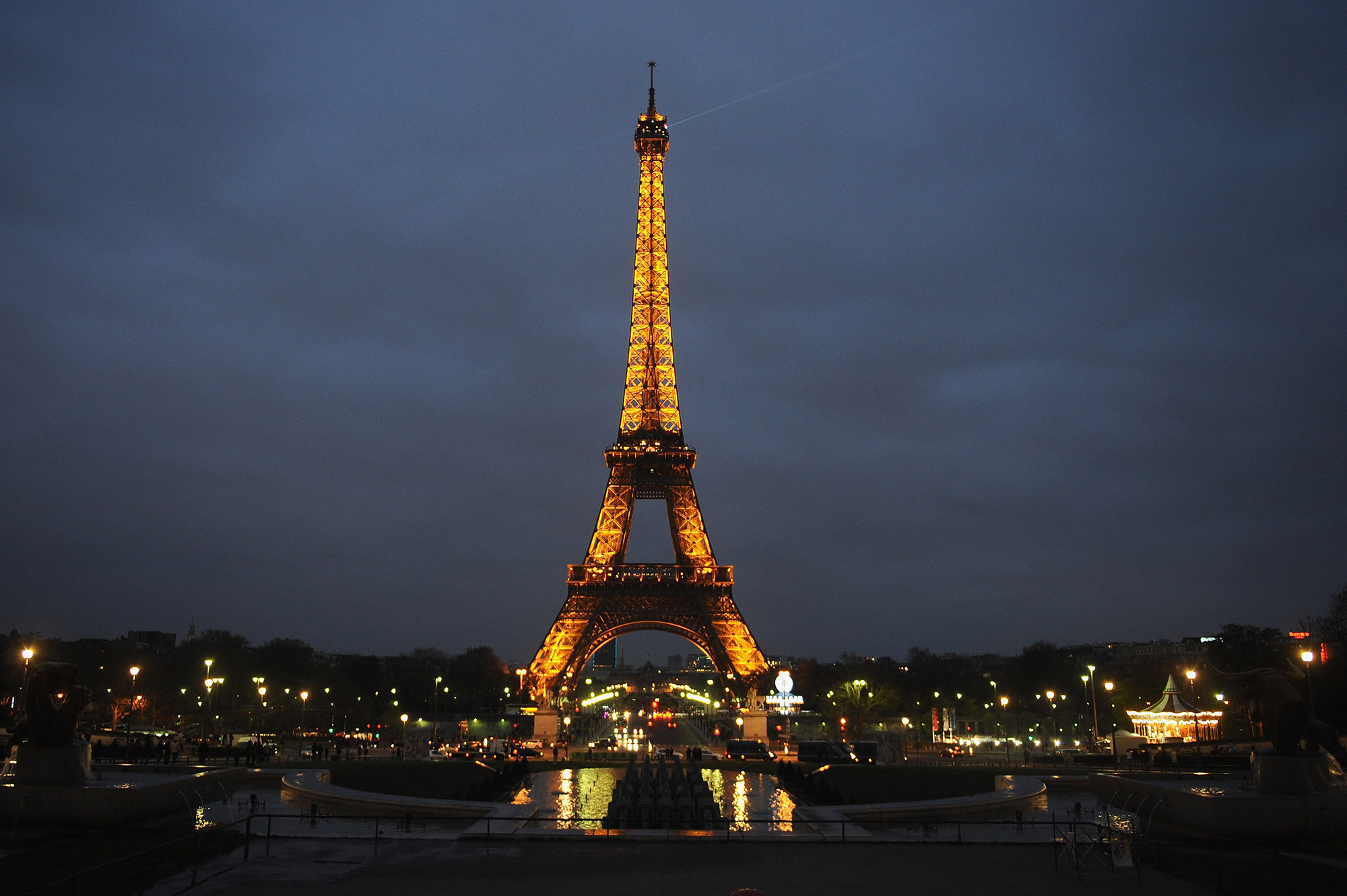 Did you know it's illegal to take pics of the Eiffel Tower at night?