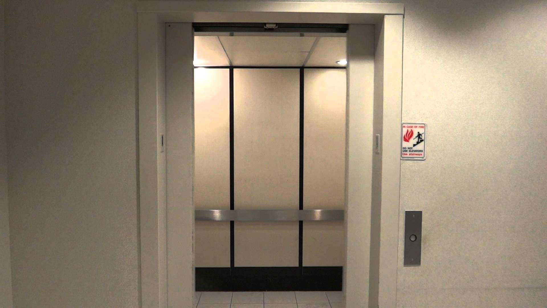 Rude Westinghouse Elevator door closing with dieselducy - YouTube
