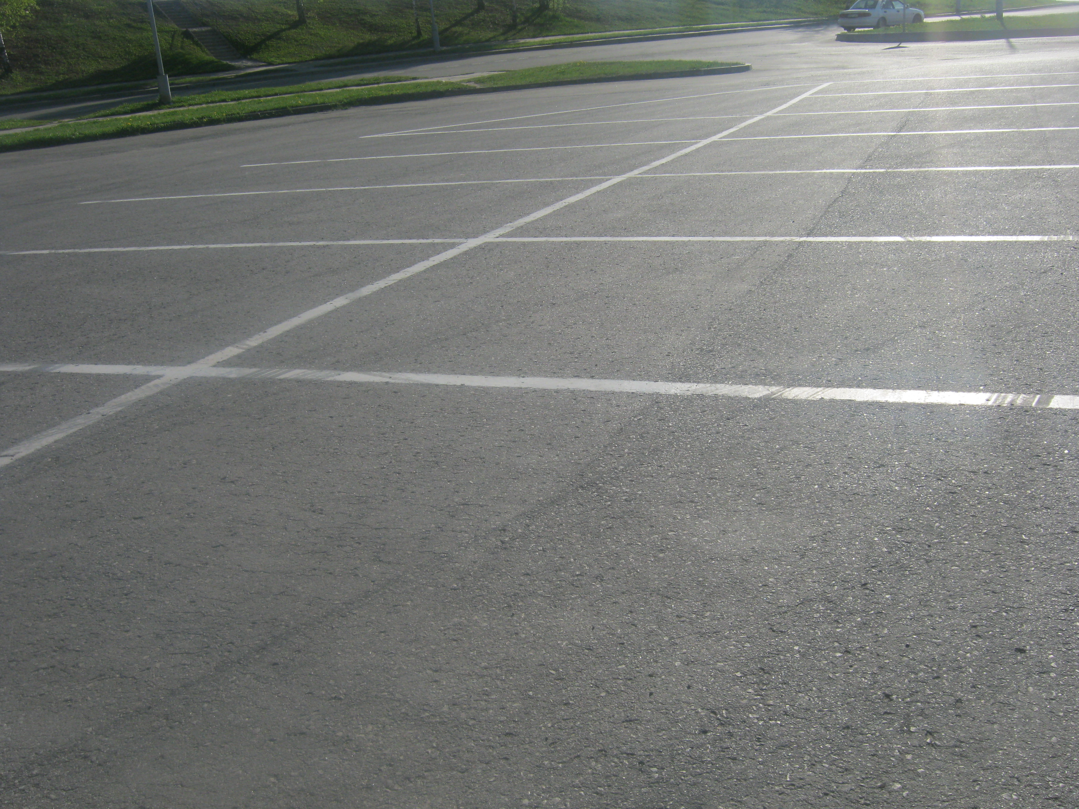 File:Empty parking sports.jpg - Wikimedia Commons
