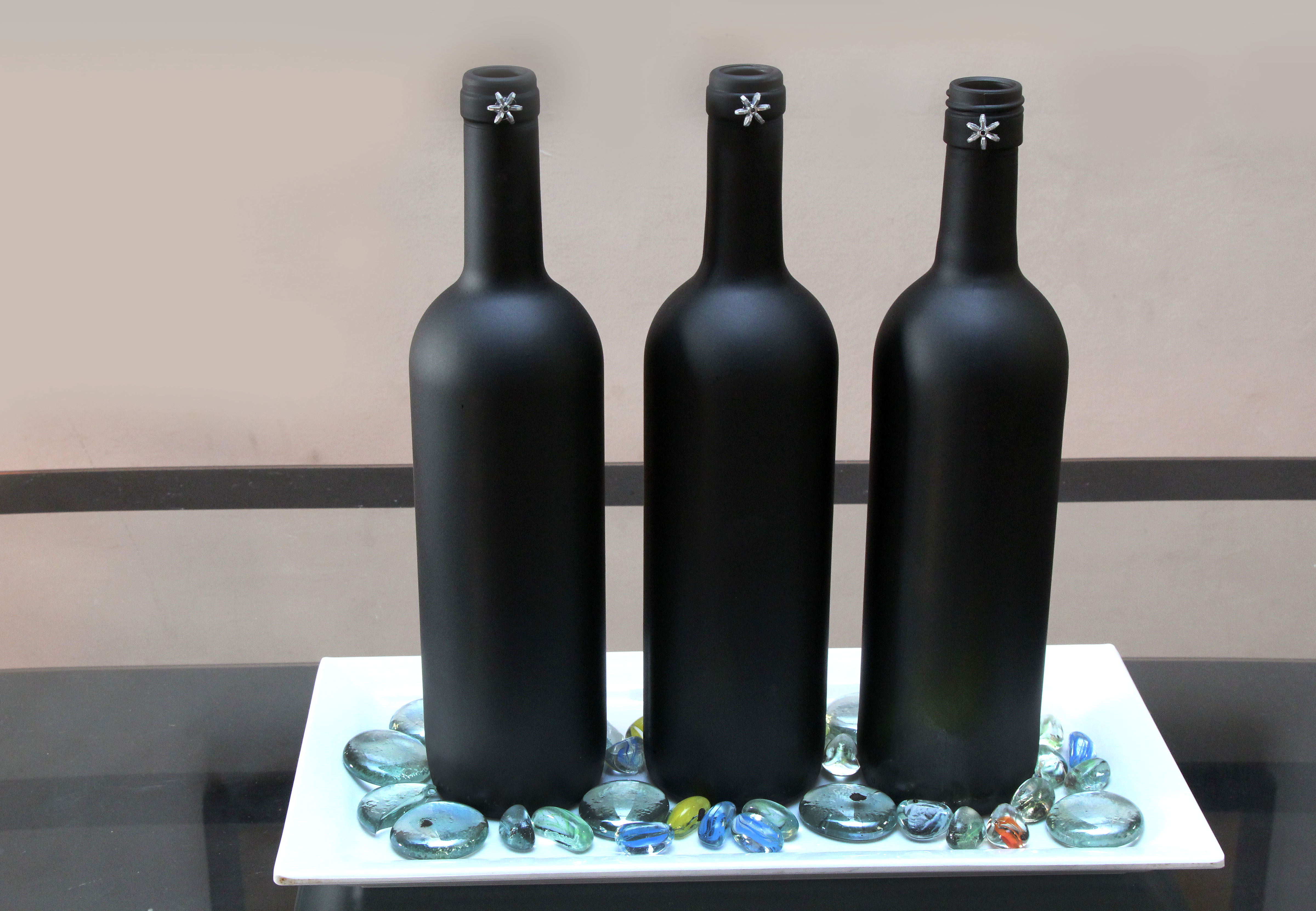 How to Make Inexpensive Wine Bottle Centerpieces: 11 Steps