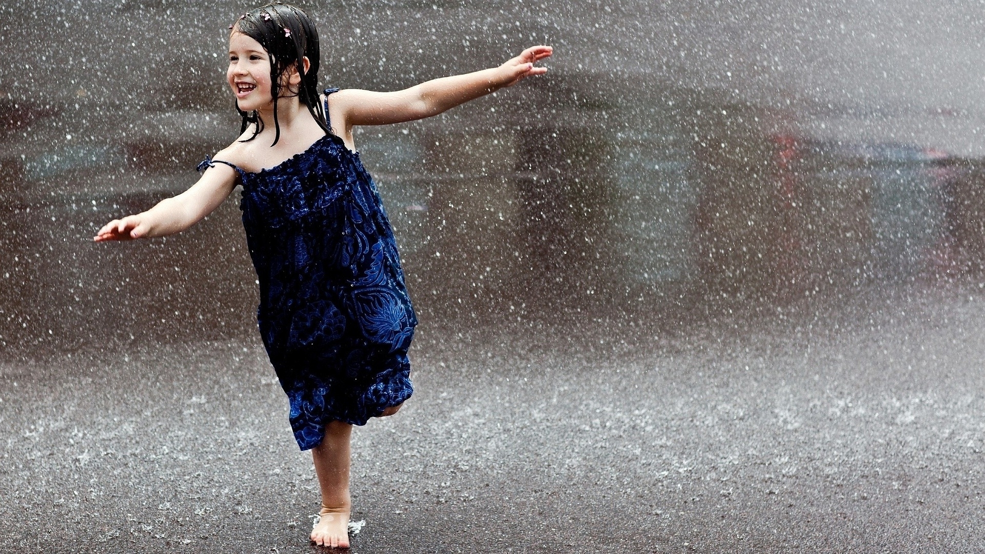 Rain Enjoy Wallpaper Cute Girl In Rain Enjoying Hd Wallpapers Rocks ...