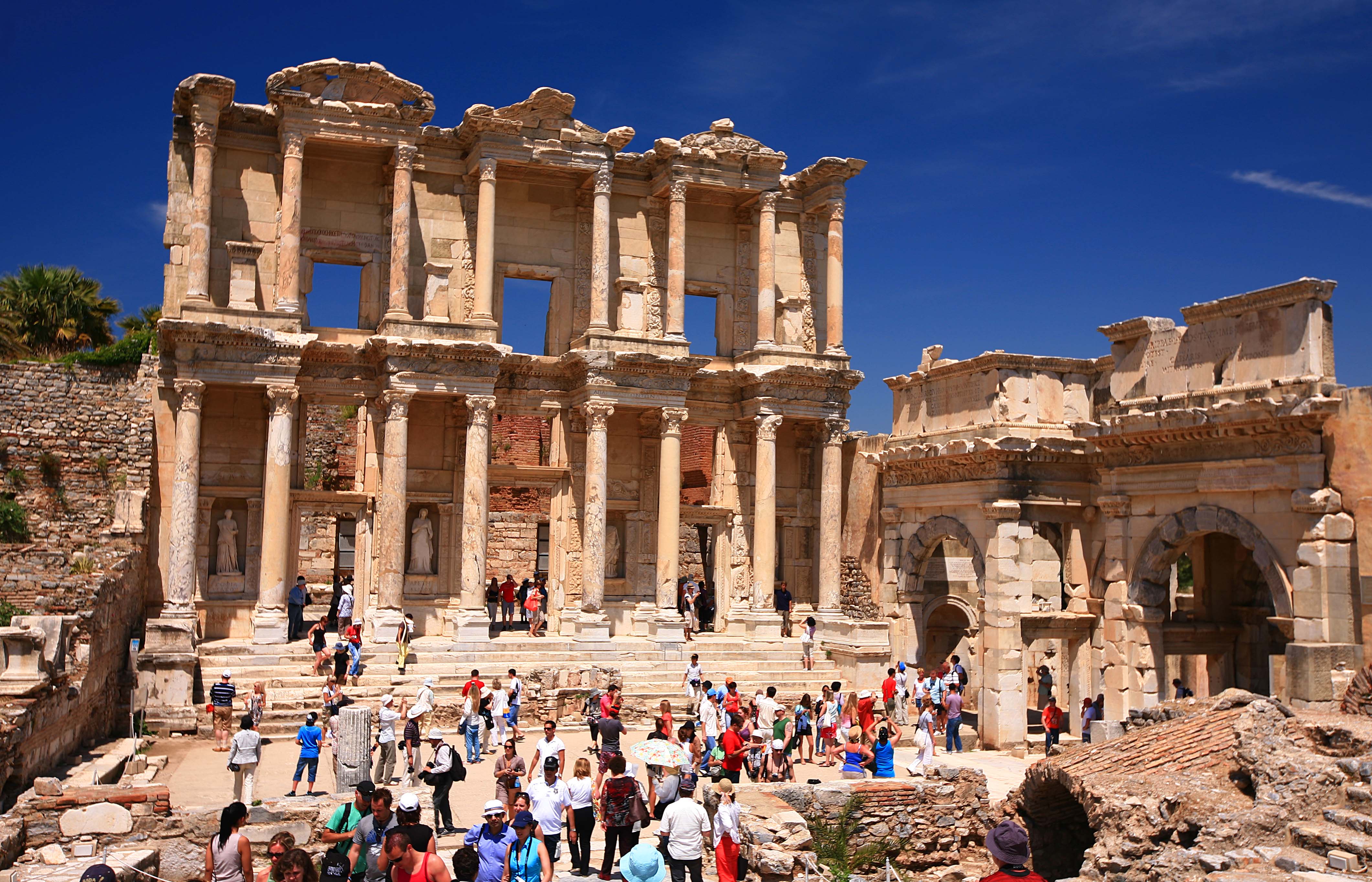 File:Library of Celsus - Ancient City of Ephesus, Selçuk, Turkey.jpg ...