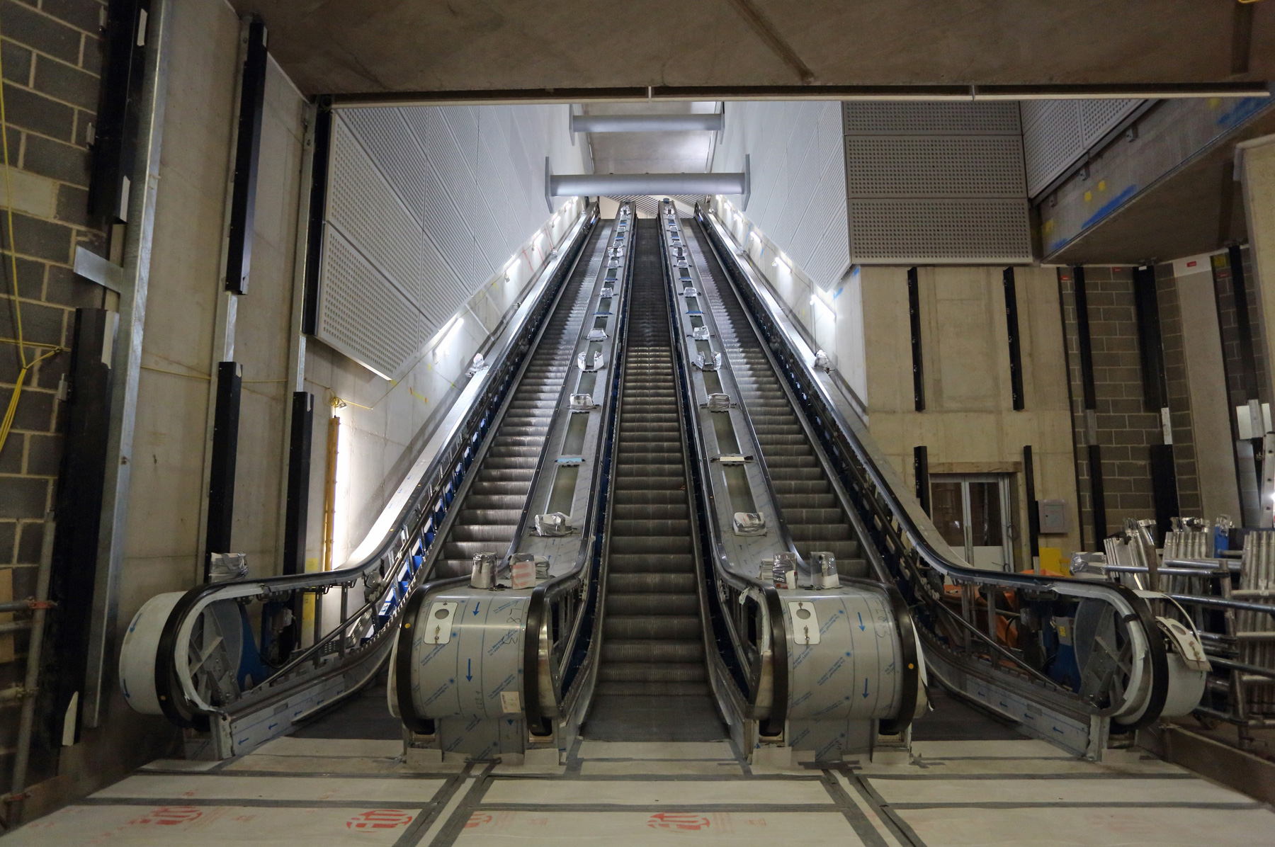 Timelapse video of Crossrail escalators being installed – IanVisits