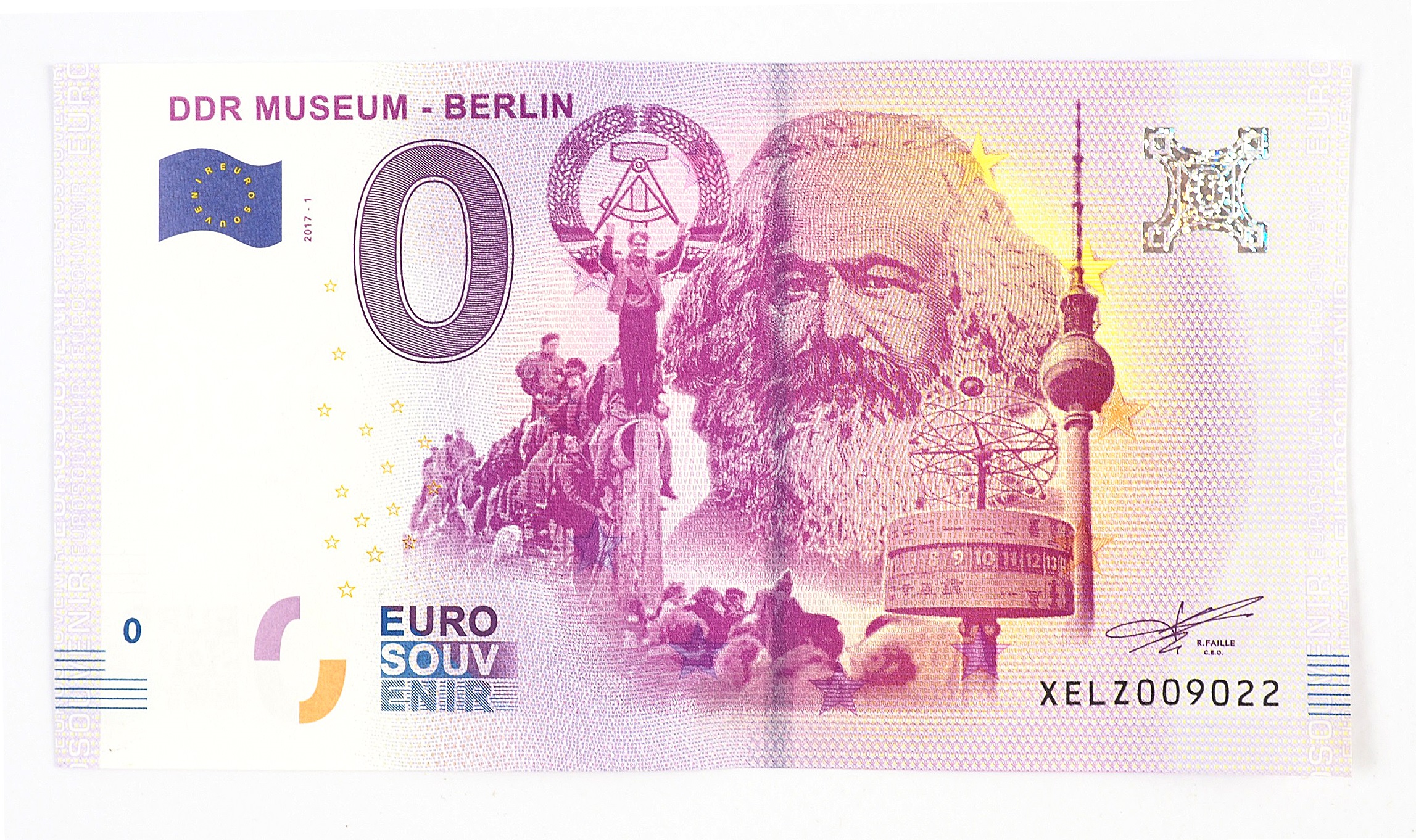 Zero-Euro-Banknote in the DDR Museum. :: DDR Museum