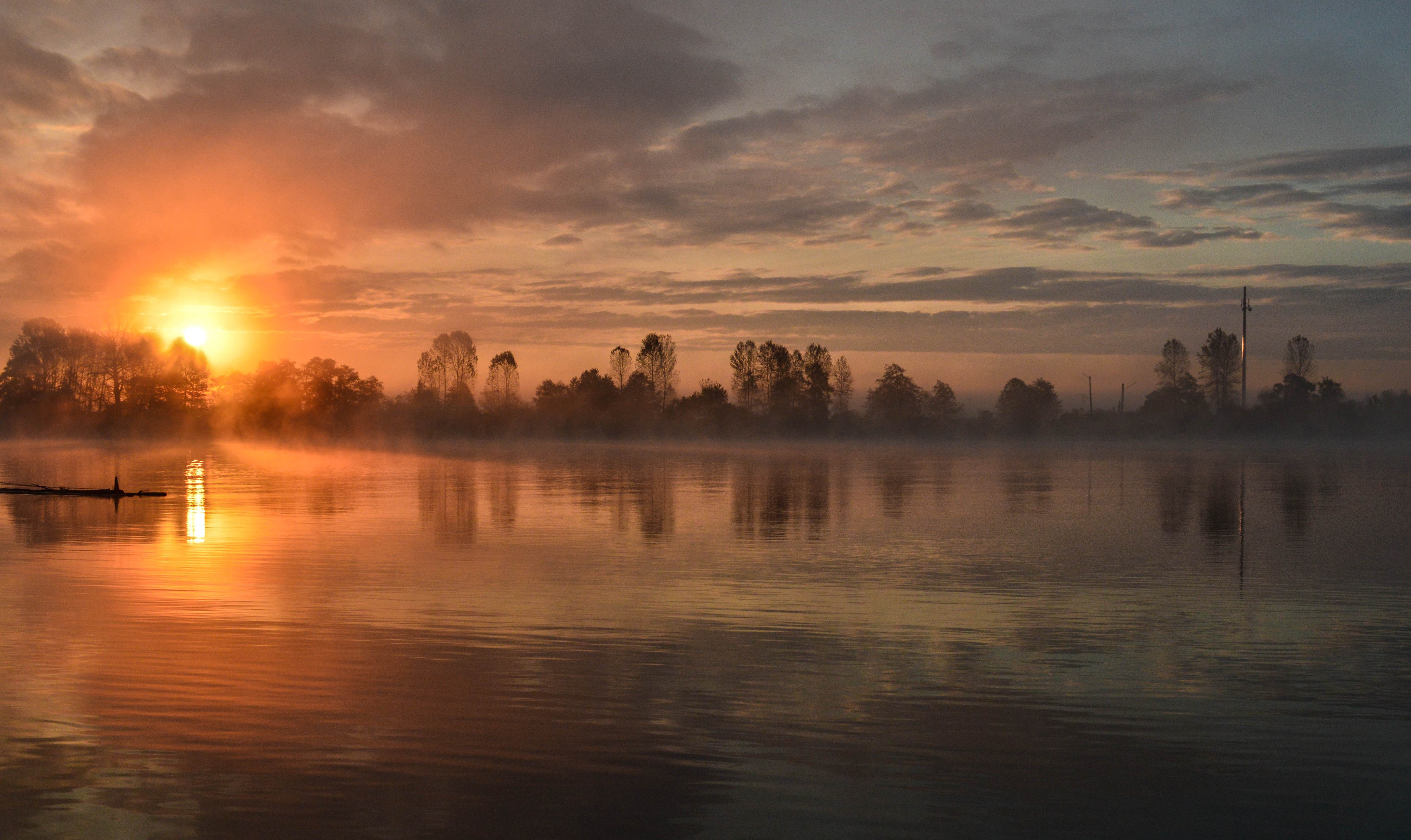 Foggy evening at the lake / 5213 x 3103 / Sunriseandsunset ...