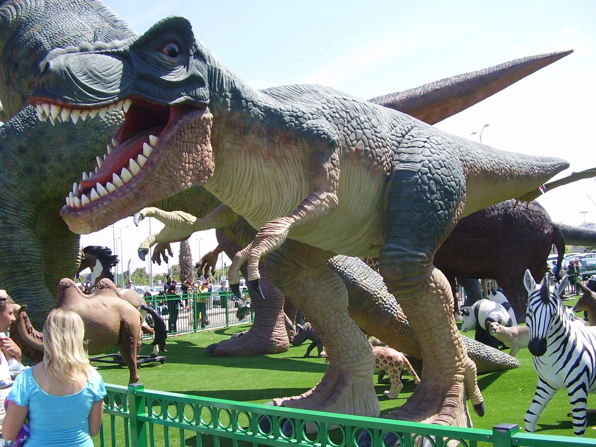 DINOSAUR FUN PARK FOR KIDS - Giant Dinosaurs Jurassic Park For Kids ...