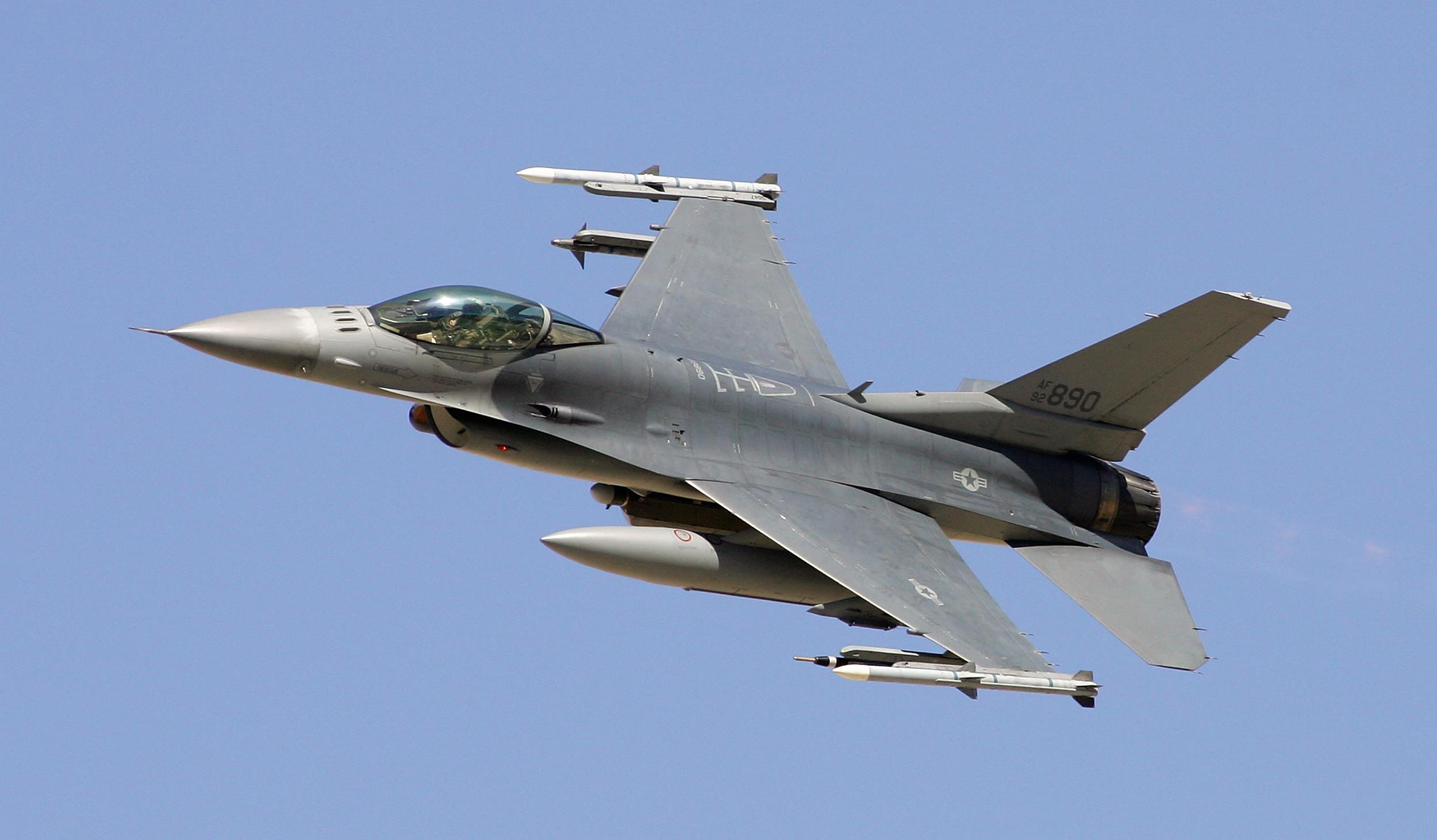 F-16 Fighter Jet Crashes in Arizona Near Mexico Border
