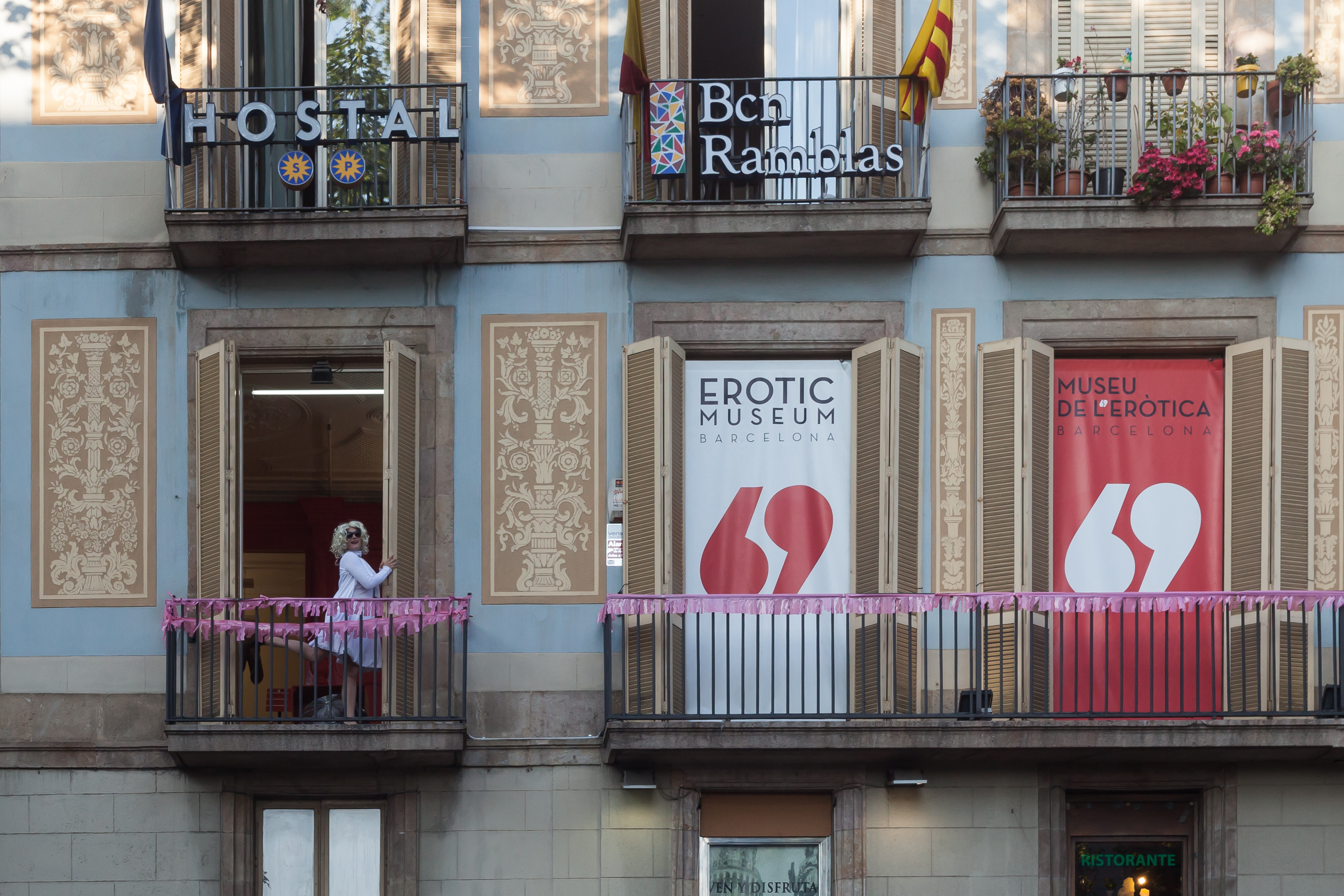 File:Museo erótico. As Ramblas. Barcelona.jpg - Wikimedia Commons