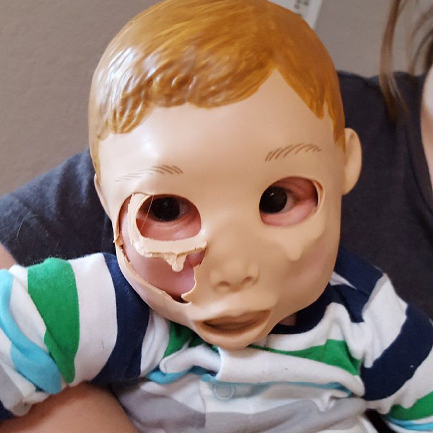 Viral Tweet About Little Girl Cutting Faces Off Dolls | POPSUGAR Moms