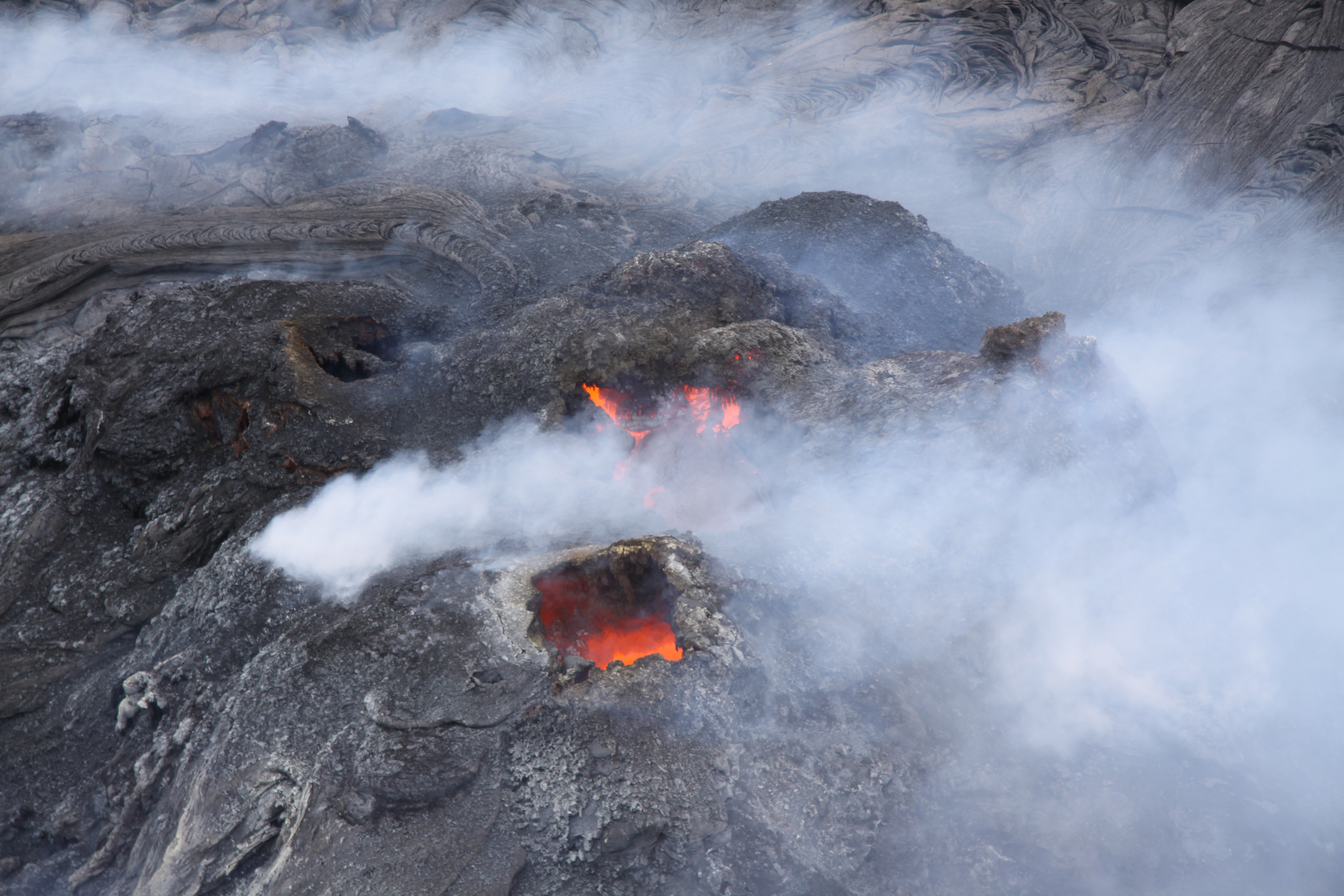 Dynamic Lava Lakes and Flow at Kilauea | WIRED