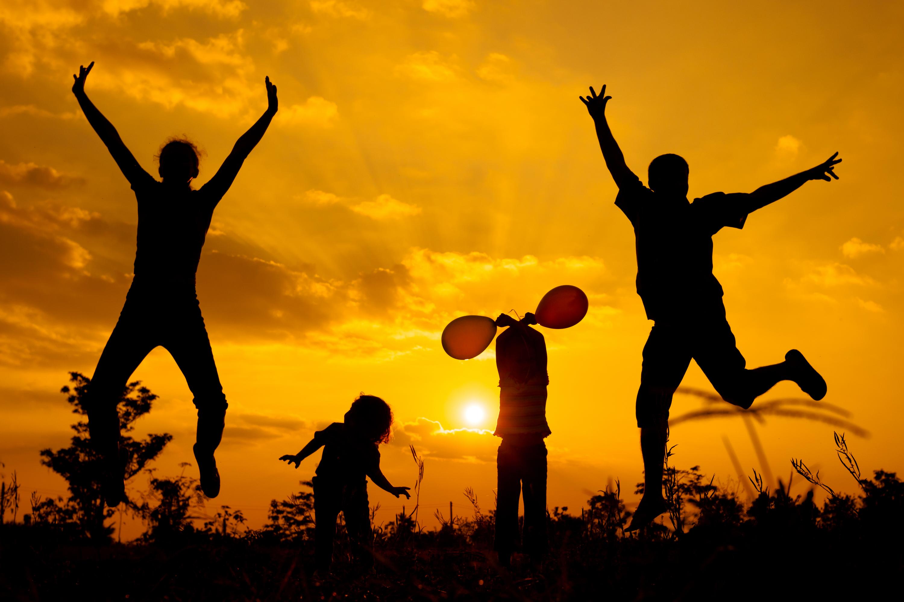 4 Traits of Happy Families