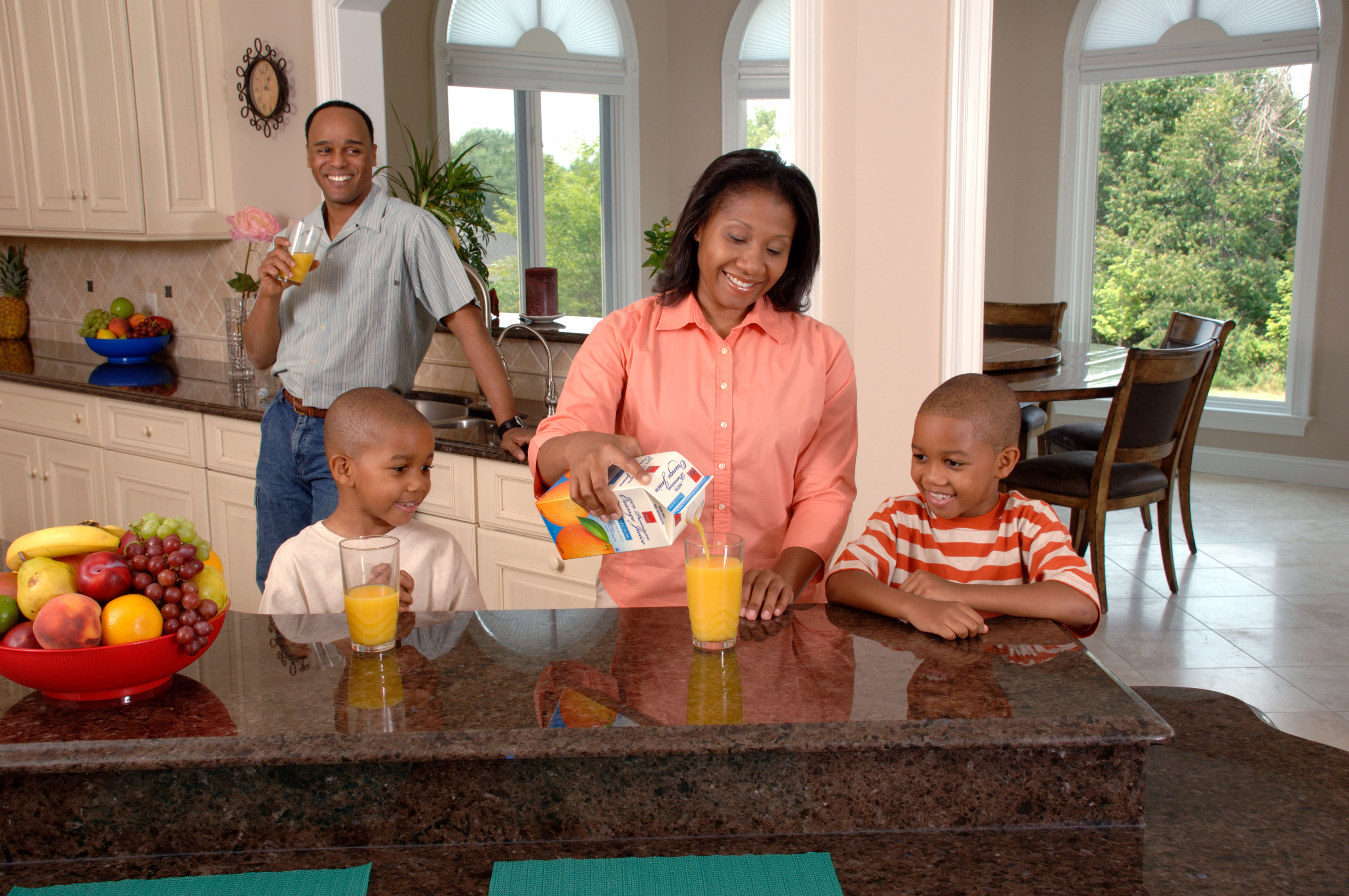 File:Family drinking juice (1).jpg - Wikimedia Commons