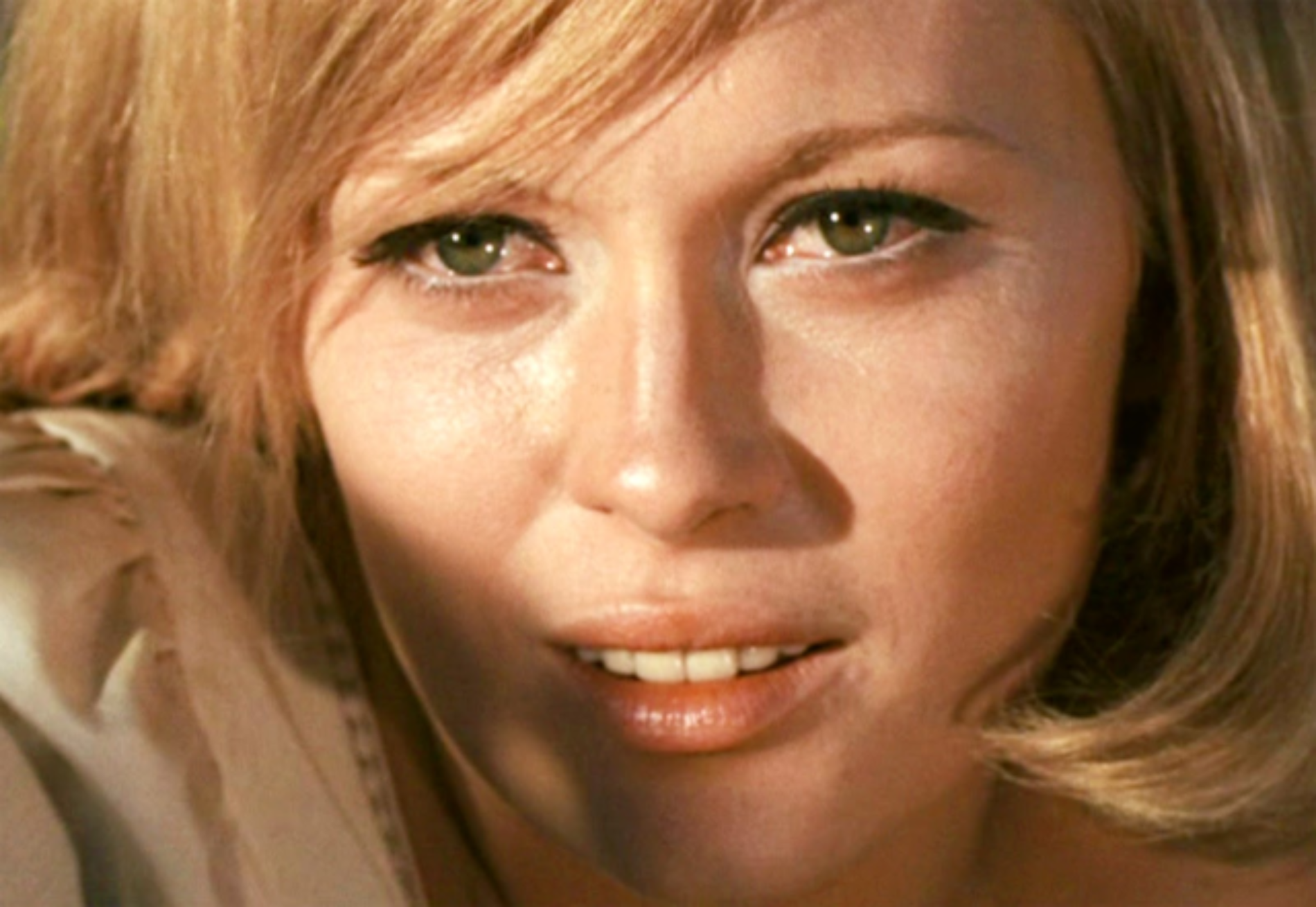 11 Things To Know About The Legendary Faye Dunaway -