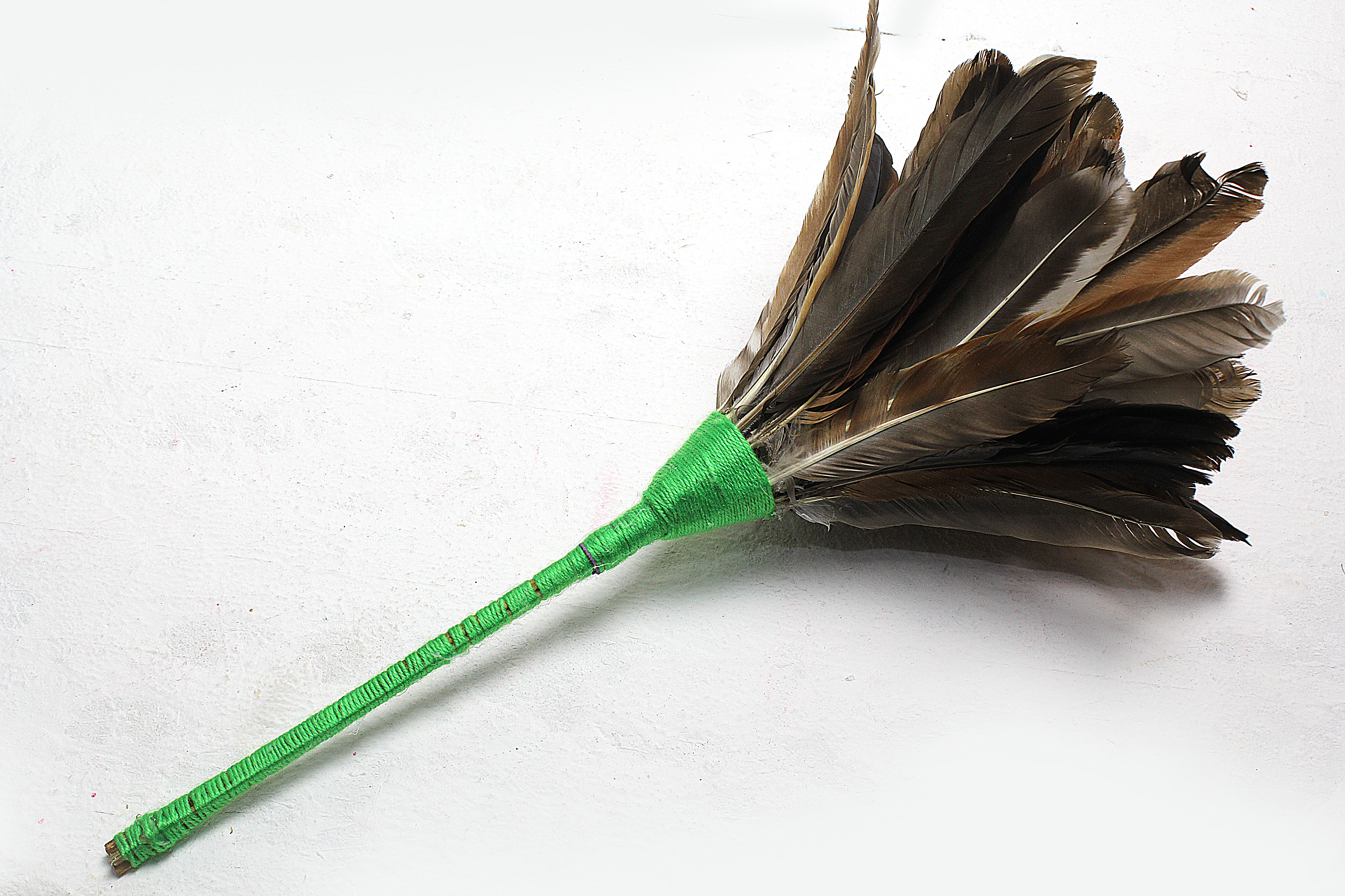 How to Craft a Feather Duster: 14 Steps (with Pictures) - wikiHow