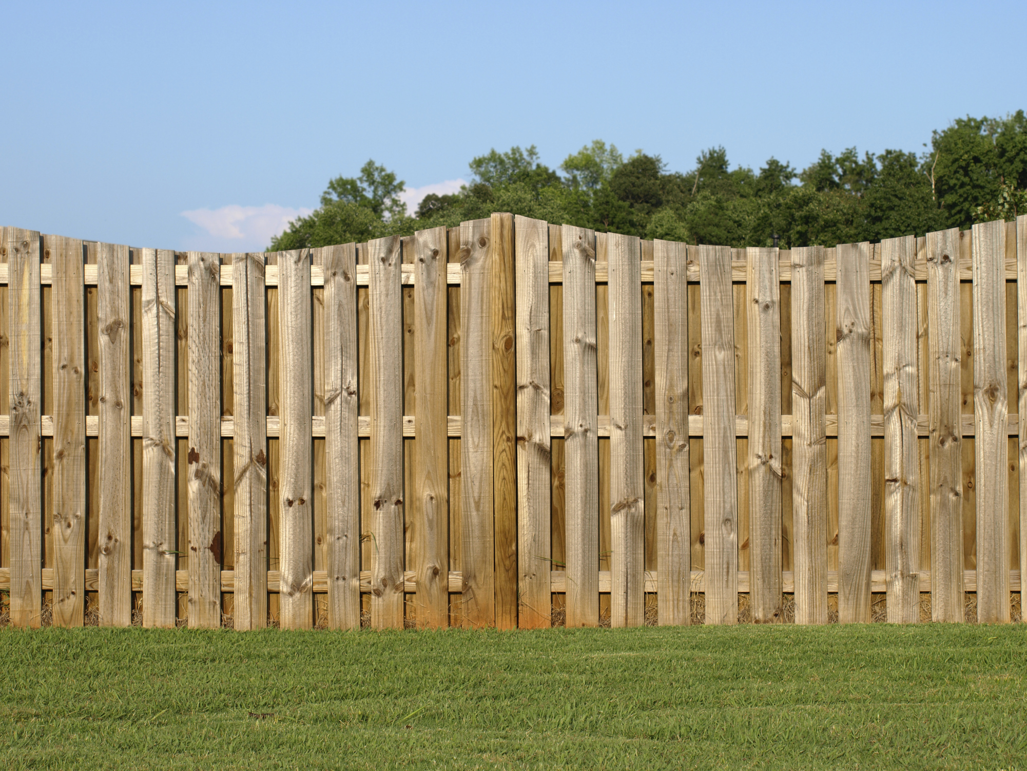 Wood Fence vs Chain Link Fence - Hercules Fence Hercules Fence
