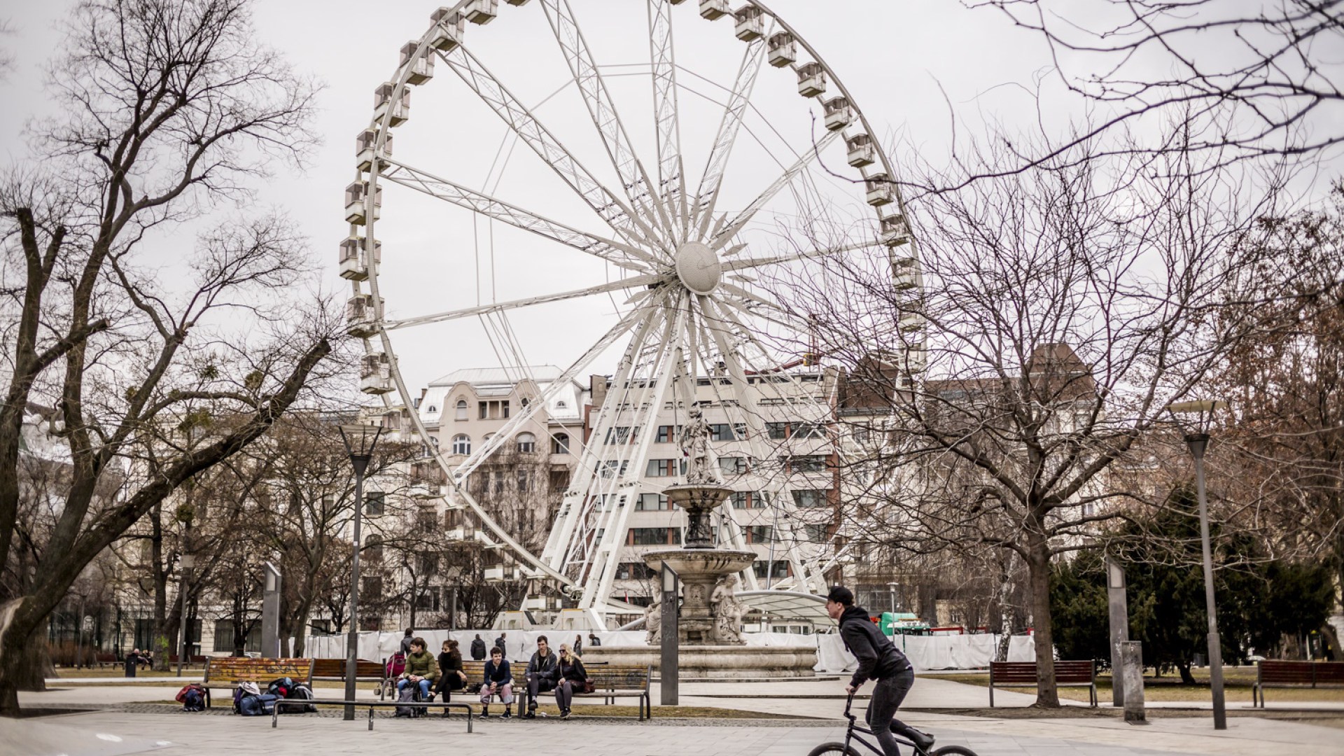 A huge Ferris wheel is back in central Budapest's Erzsébet Square ...
