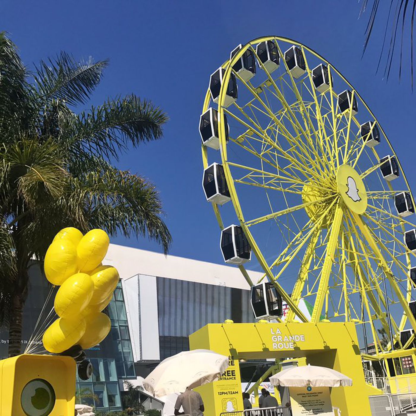 Snap's latest ad: A giant, yellow Ferris wheel - Recode