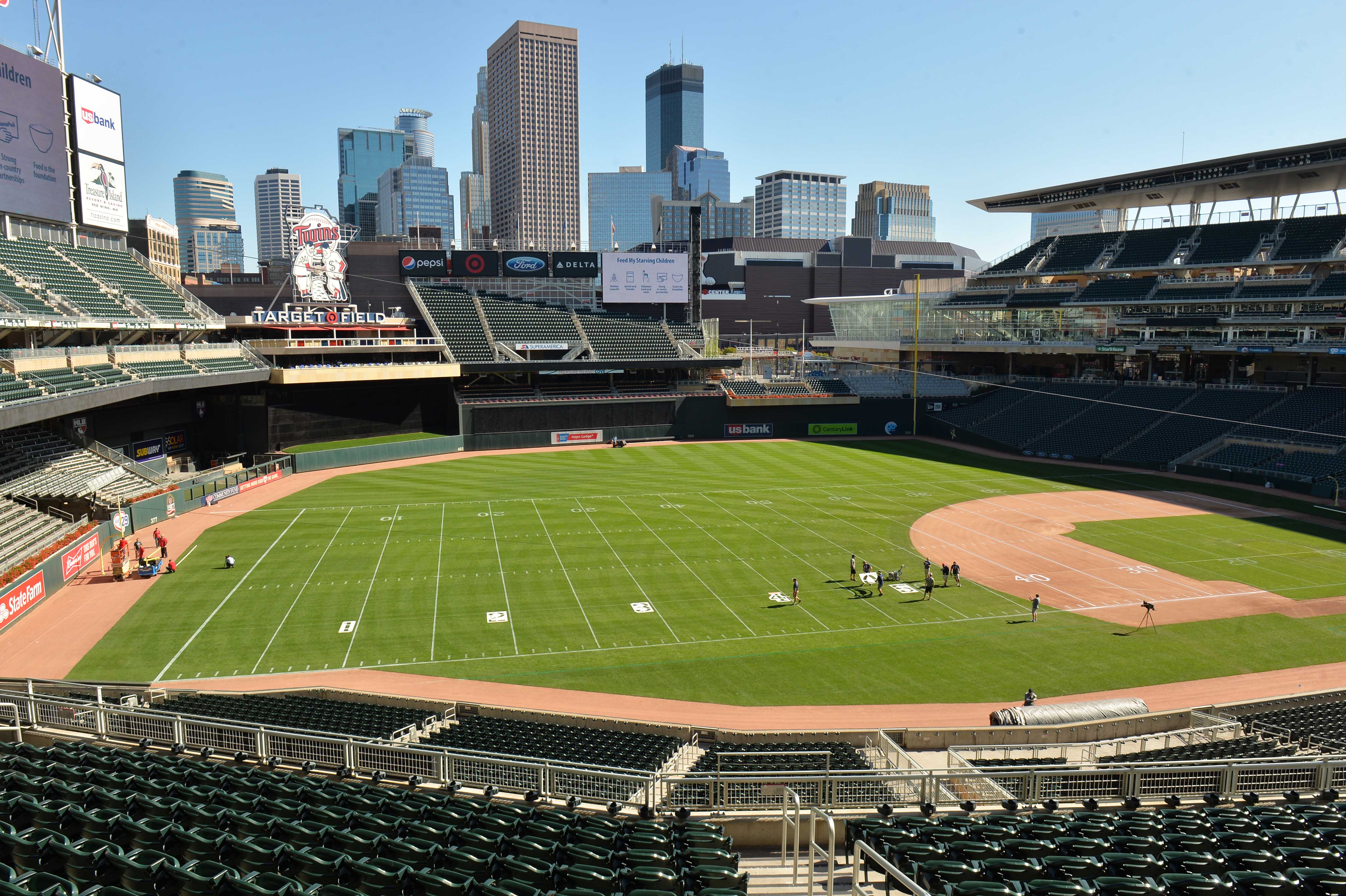 Here's how Target Field was morphed into a football stadium