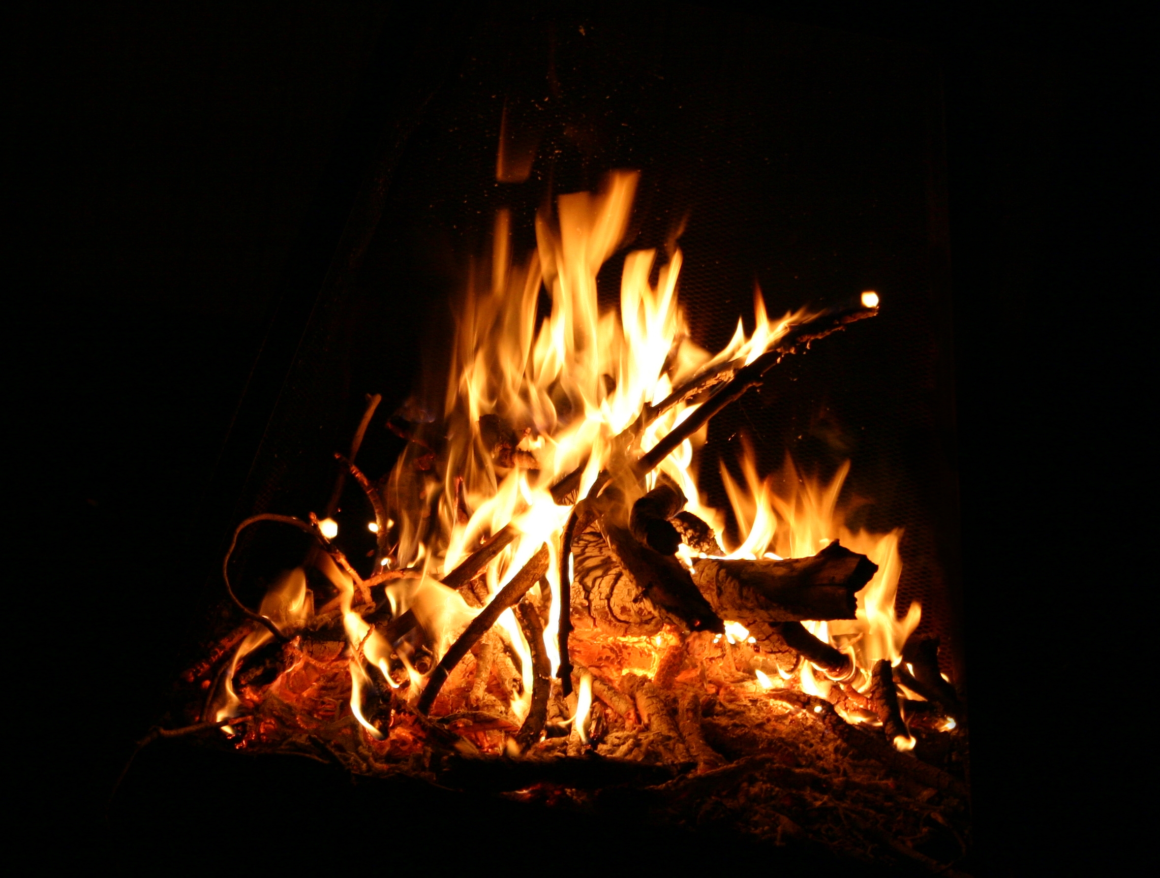 File:Camp fire.jpg - Wikimedia Commons
