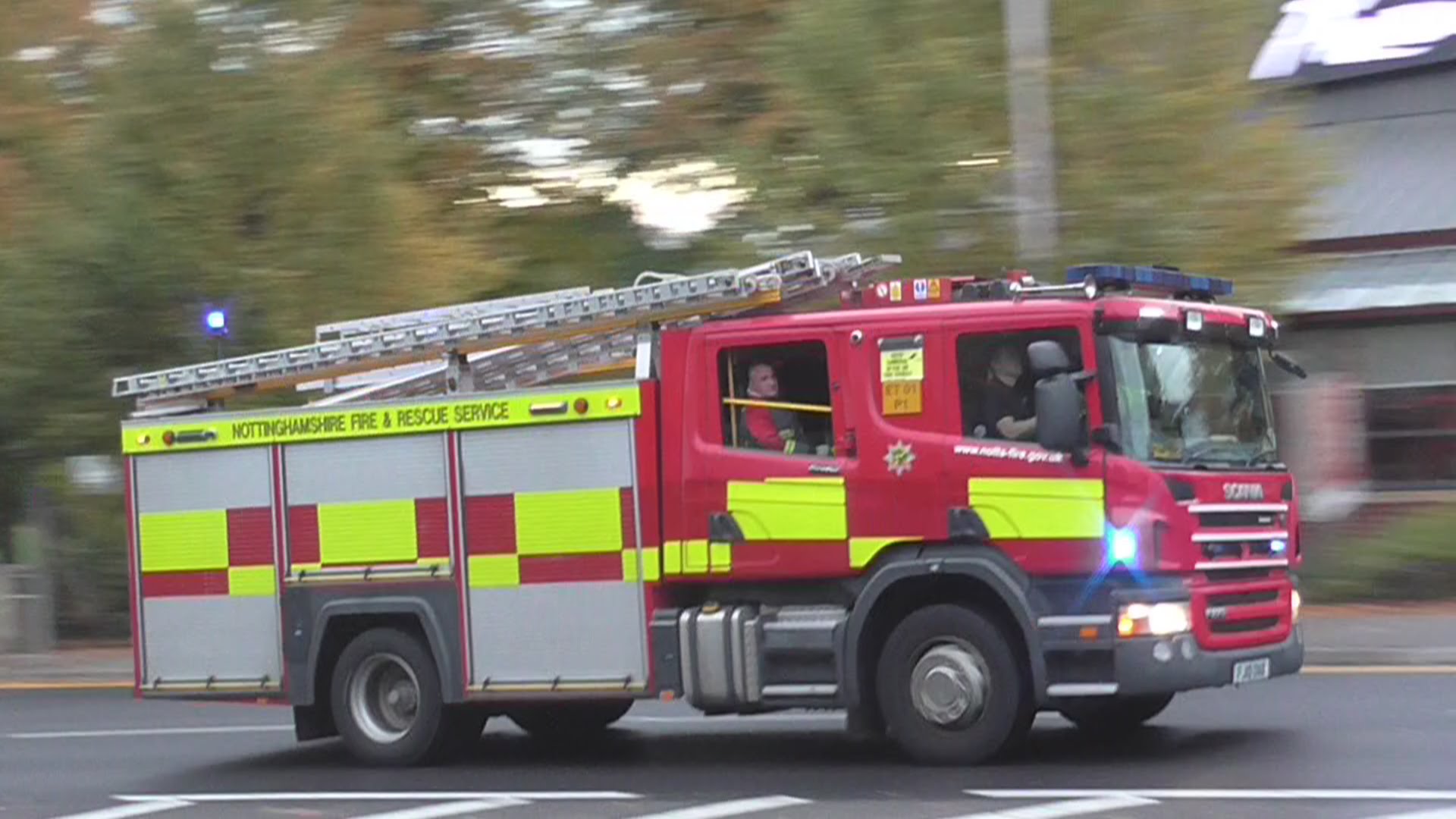 British fire engine responding + Police activity - YouTube