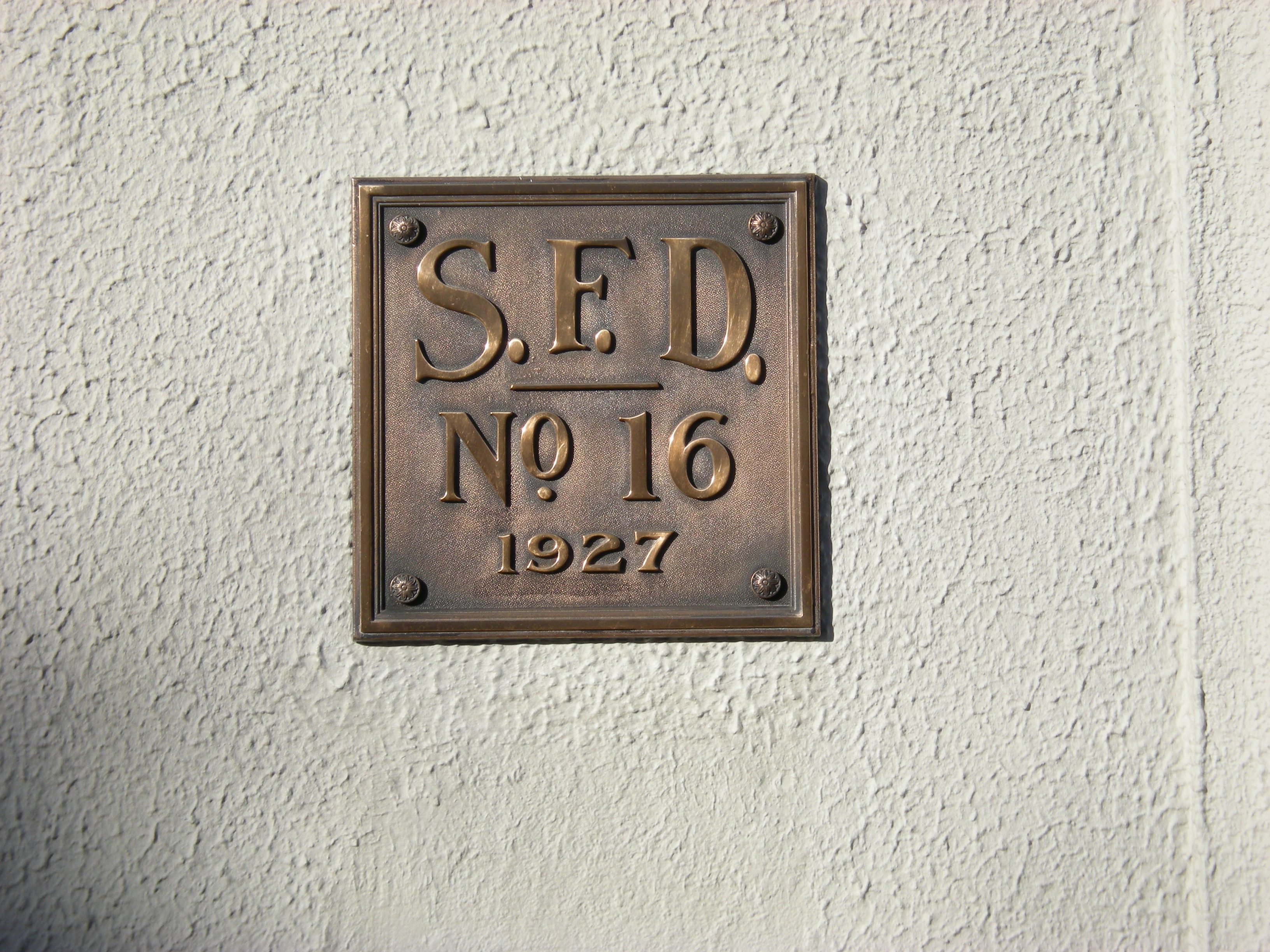 File:Seattle - Fire Station No. 16 - plaque.jpg - Wikimedia Commons