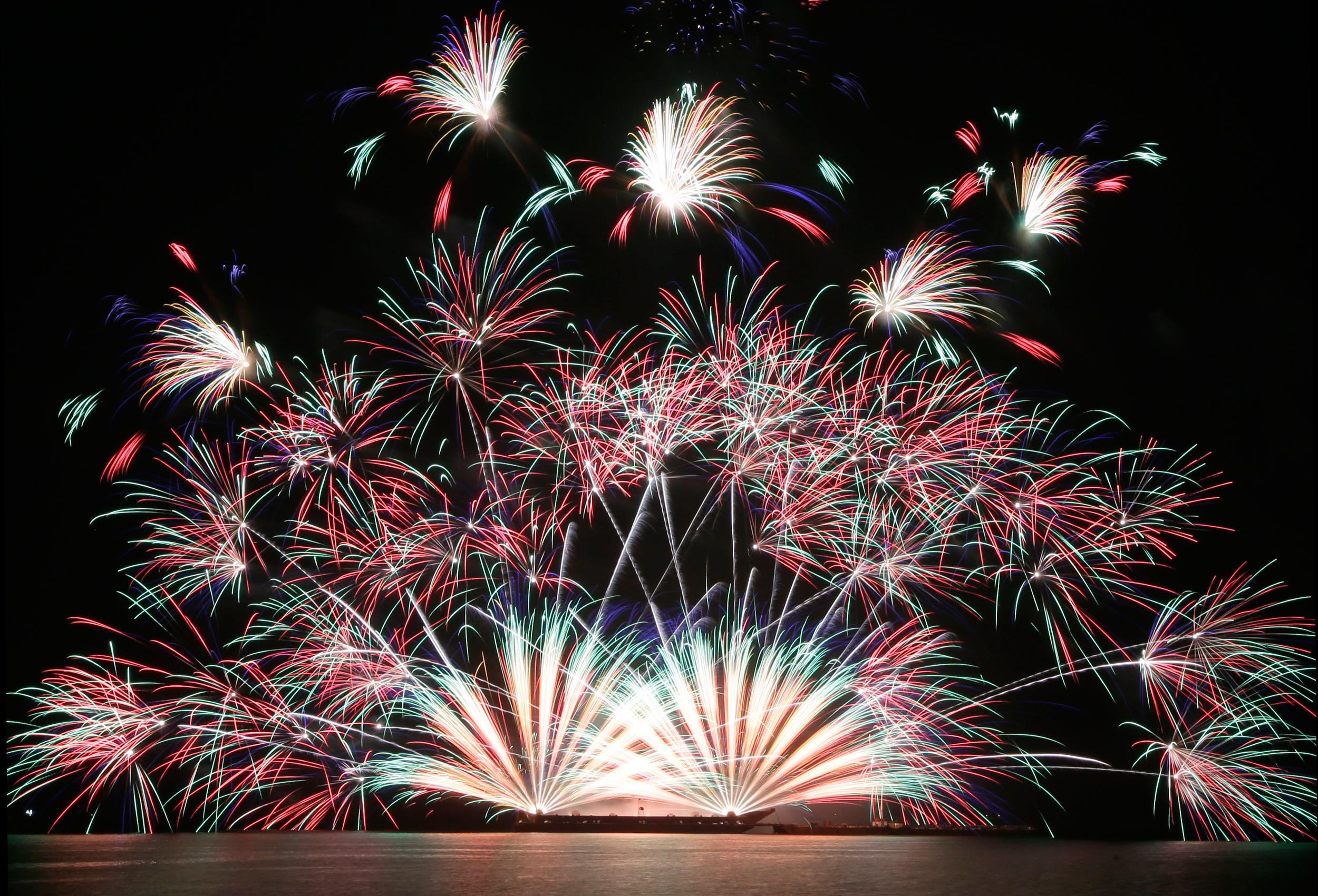 Global Fireworks Competition Lights Up Night Sky