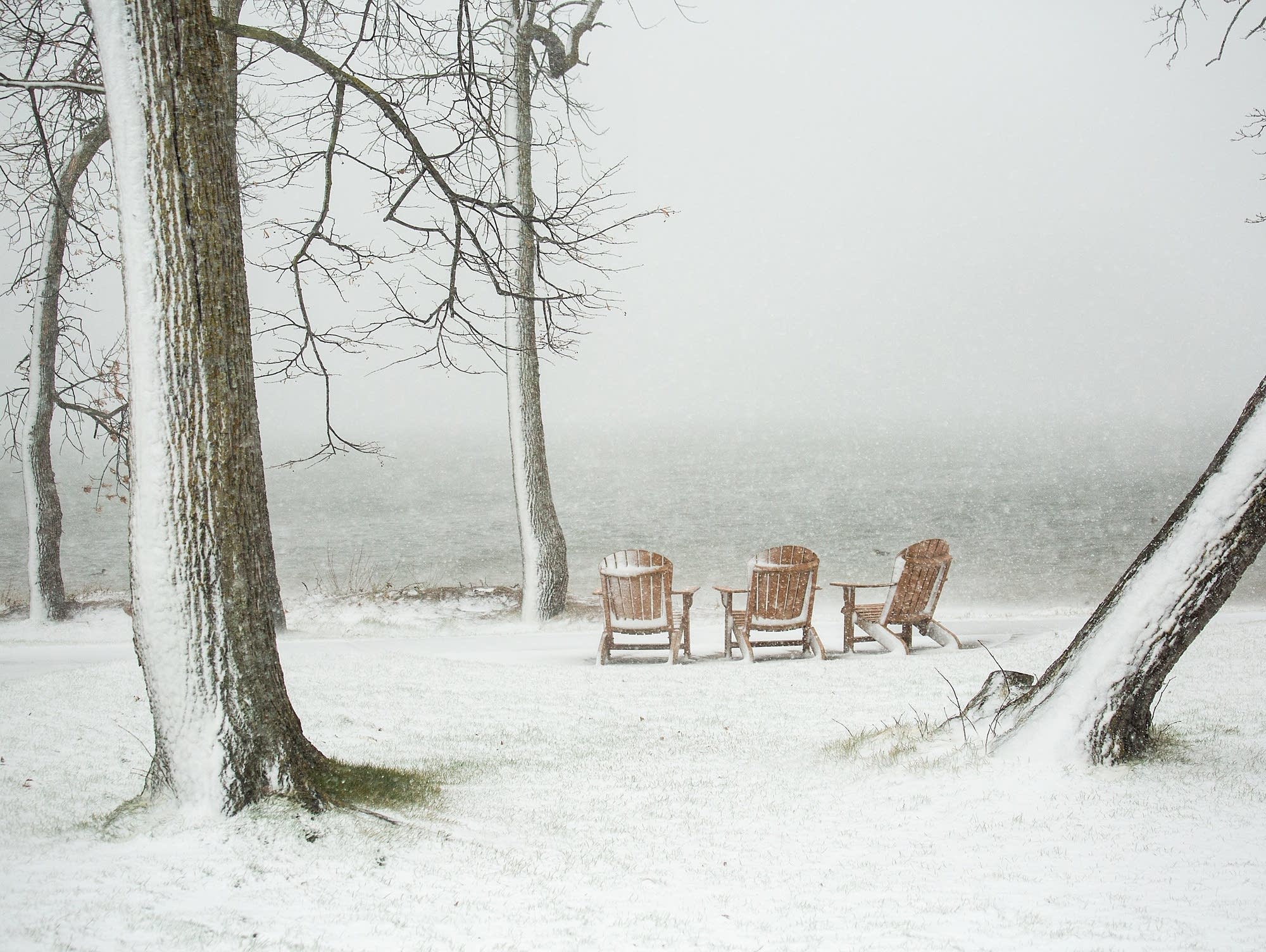 Photos: Minnesotans greet the first winter storm of the season ...