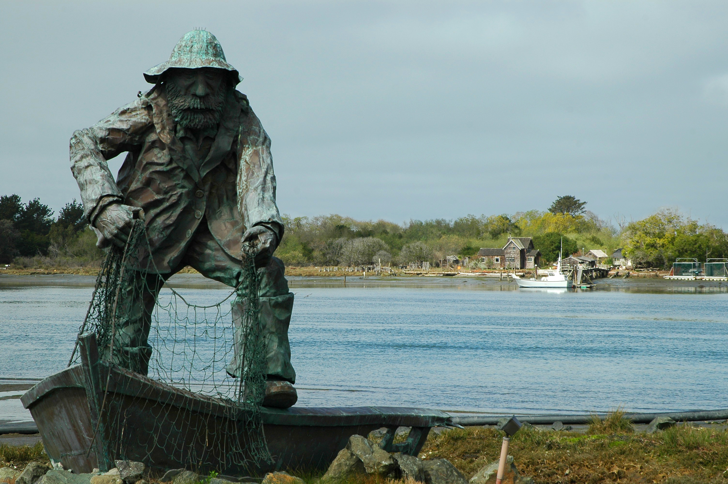 File:Humboldt Bay Fisherman Memorial Statue.jpg - Wikimedia Commons