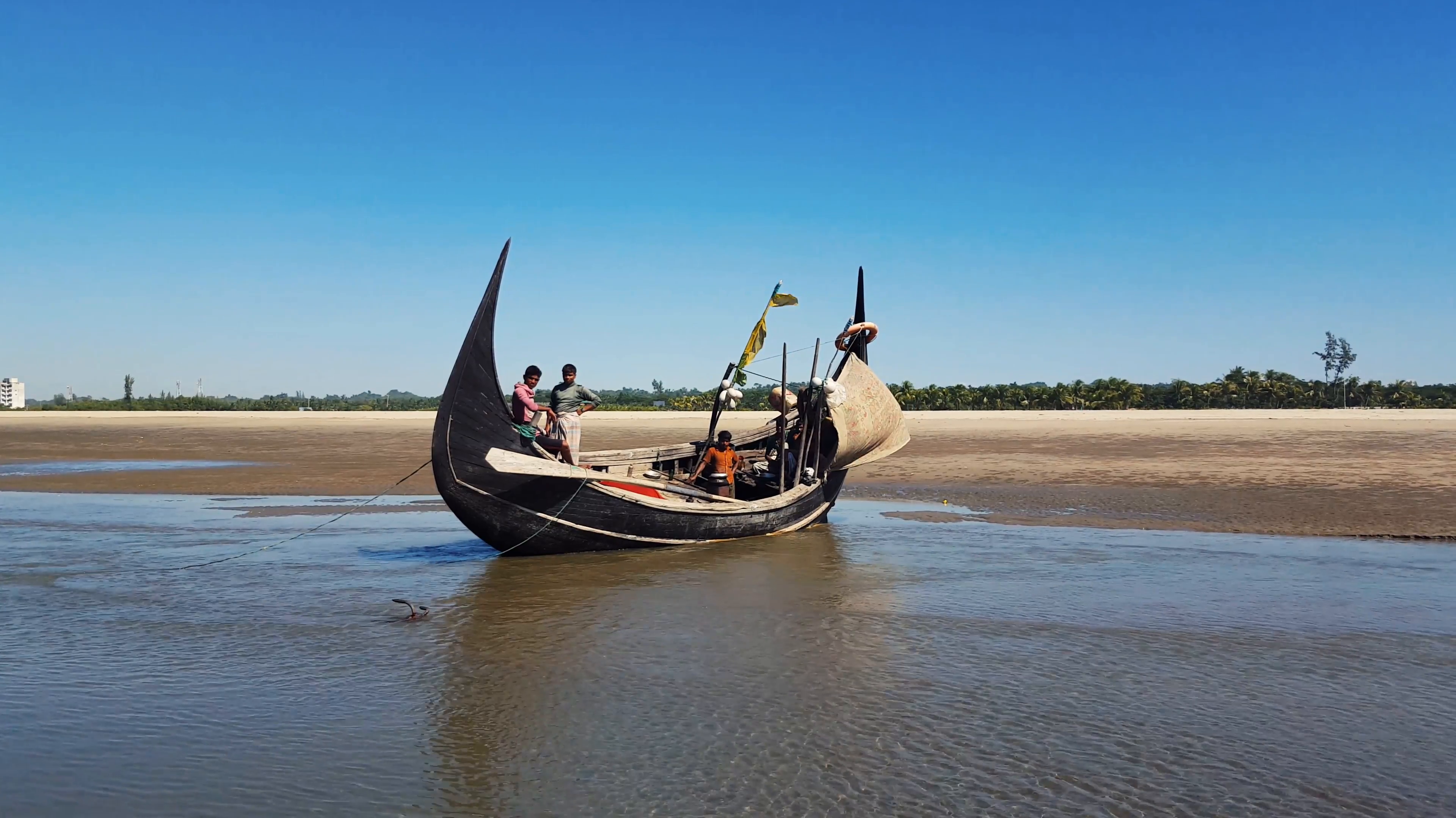 COX'S BAZAR, BANGLADESH, DEC 2015: Fishermen in a traditional ...