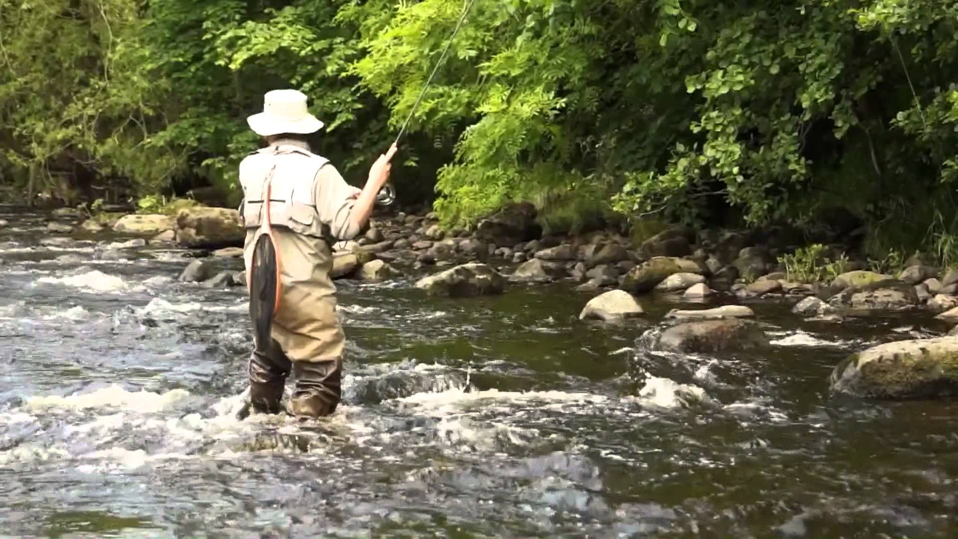 River fly fishing techniques - YouTube