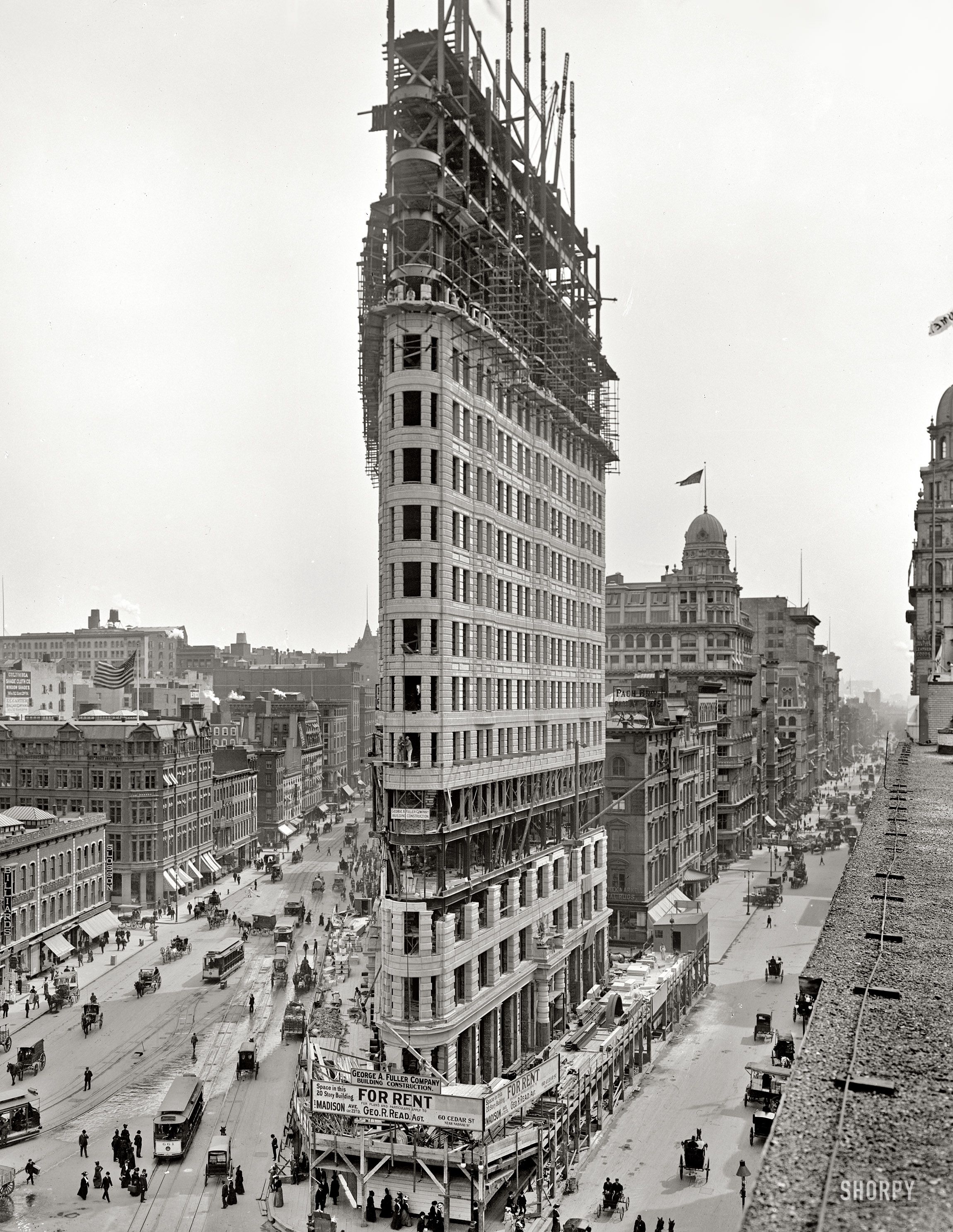 Shorpy Historic Picture Archive :: Flatiron Rising: 1902 high ...