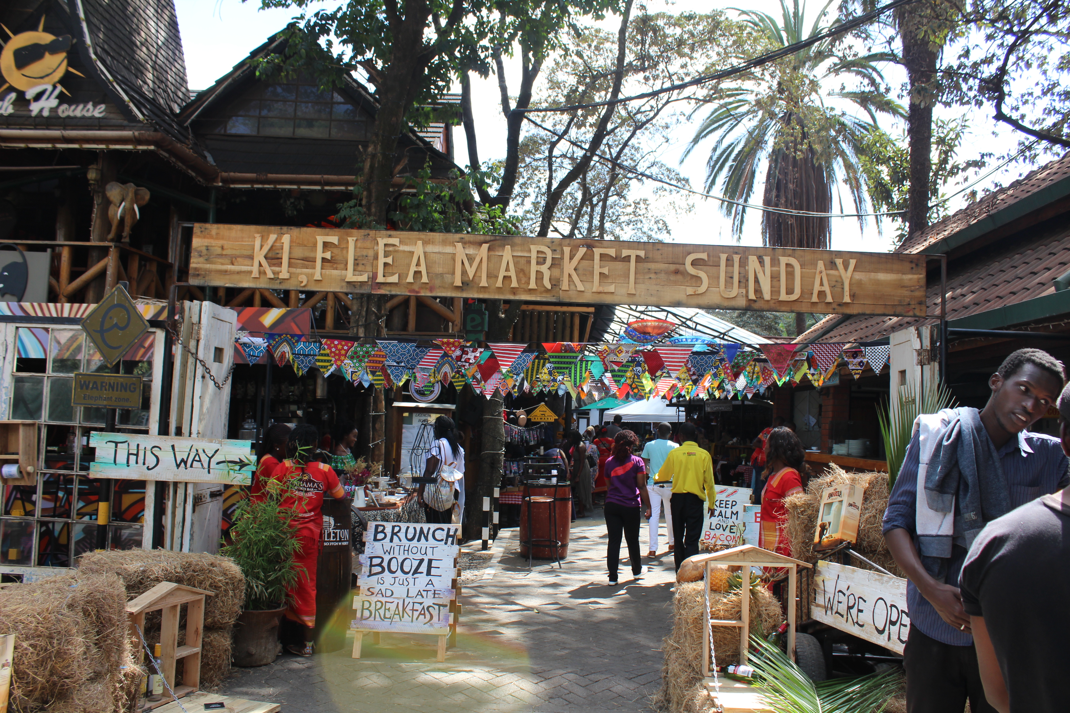 My Sunday In 10 Photos|| K1 Flea Market - Treats On A Budget