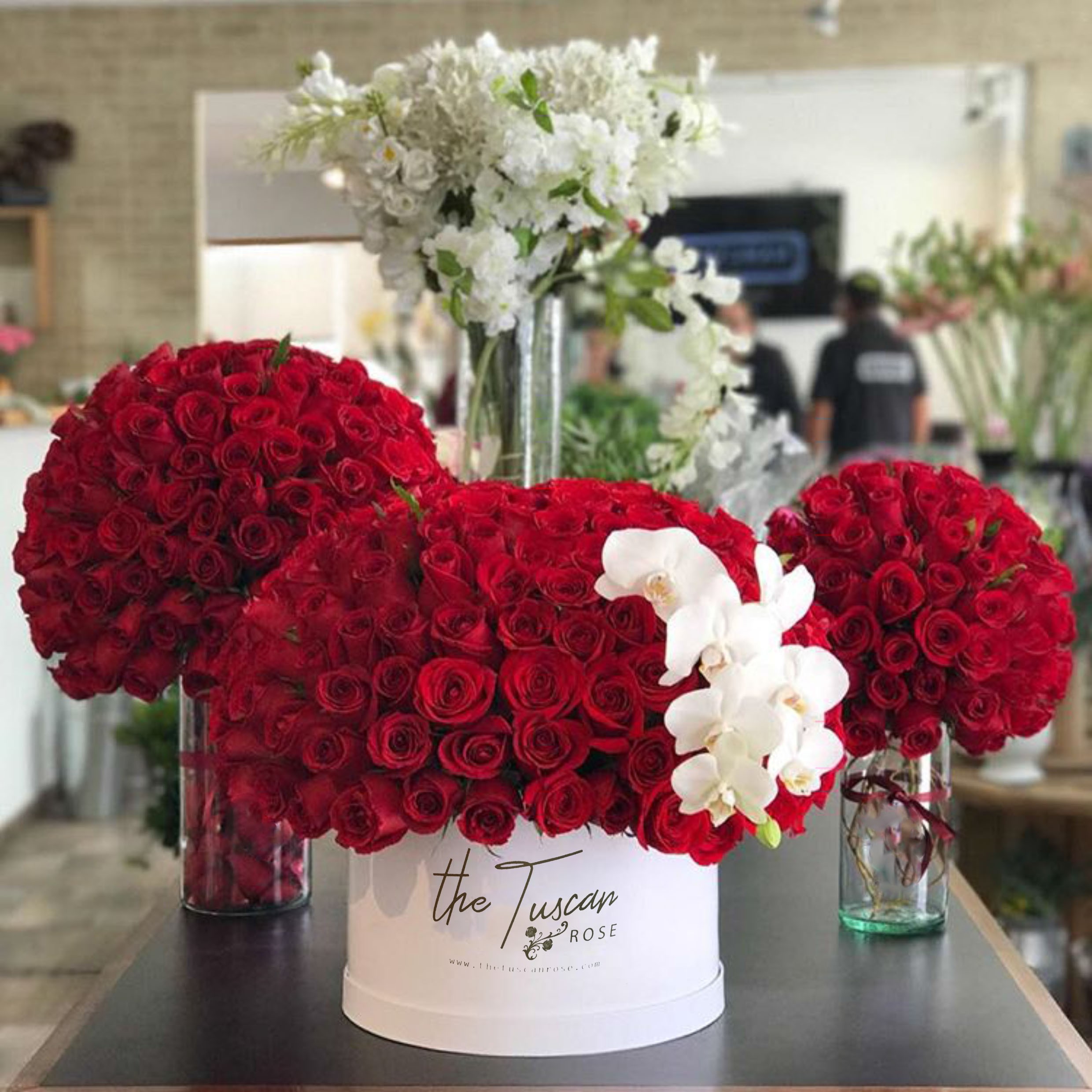 Luxury flower bouquet box. in San Antonio, TX | The Tuscan Rose Florist
