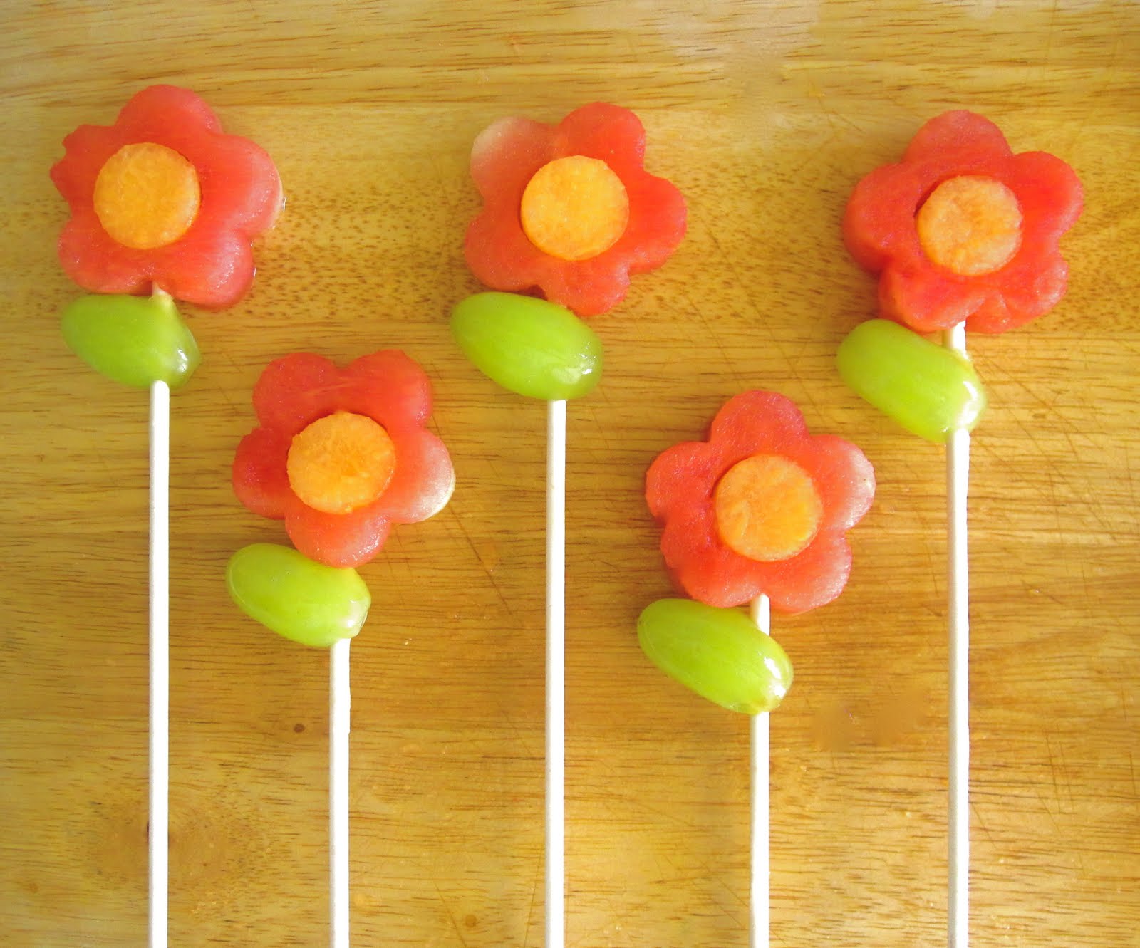 Flower Fruit Pops - Lindsay Ann Bakes