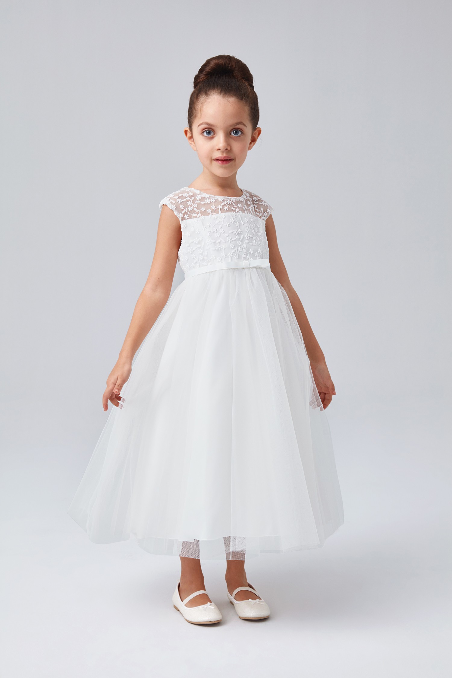 Tulle Flower Girl Dress with Floral Embroidery-wg1375