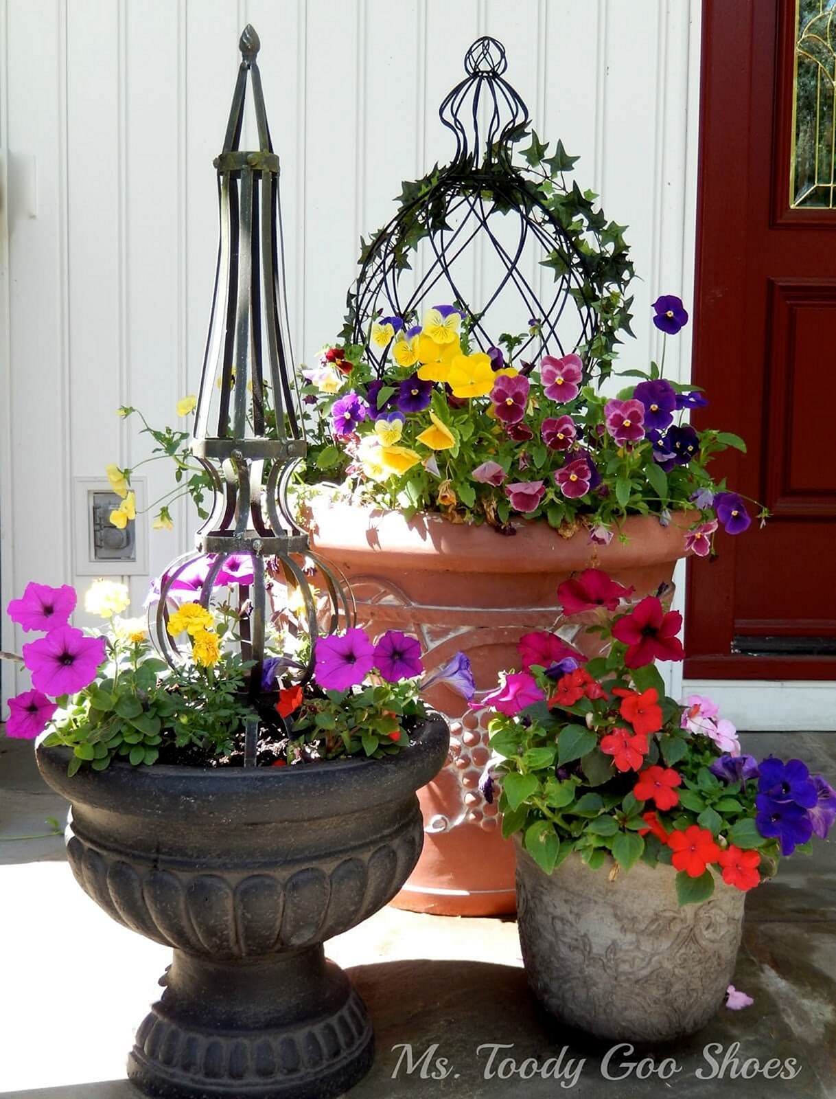 33+ Incredible Front Door Flower Pots To Increase Your Home Beauty ...