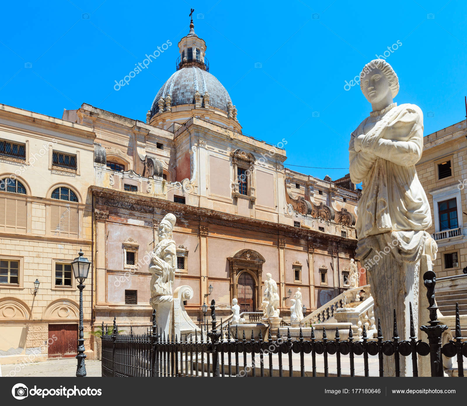 Fontana Pretoria, Palermo, Sicily, Italy — Stock Photo © wildman ...