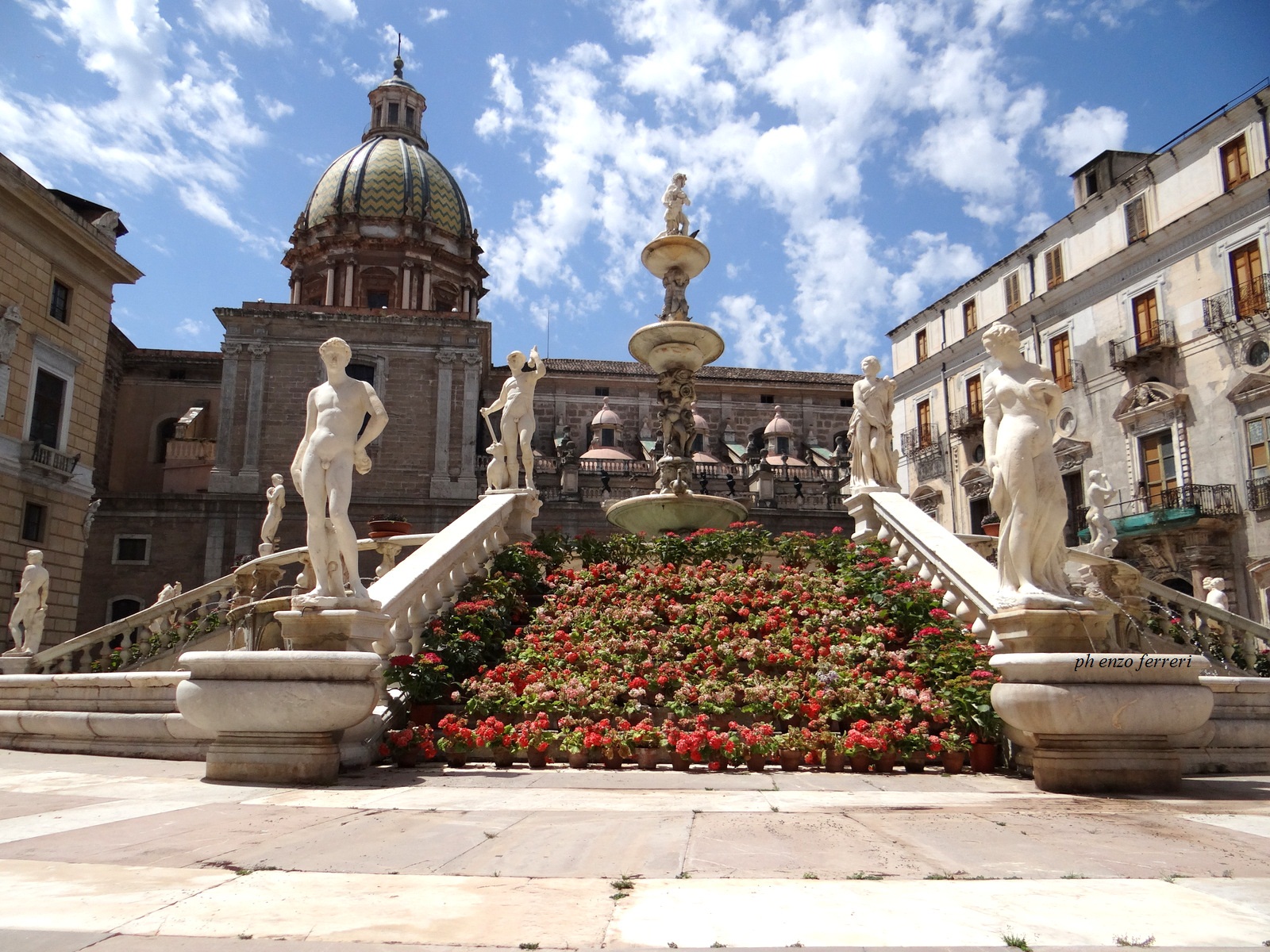 Palermo Turismo - Piazza Pretoria o della Vergogna