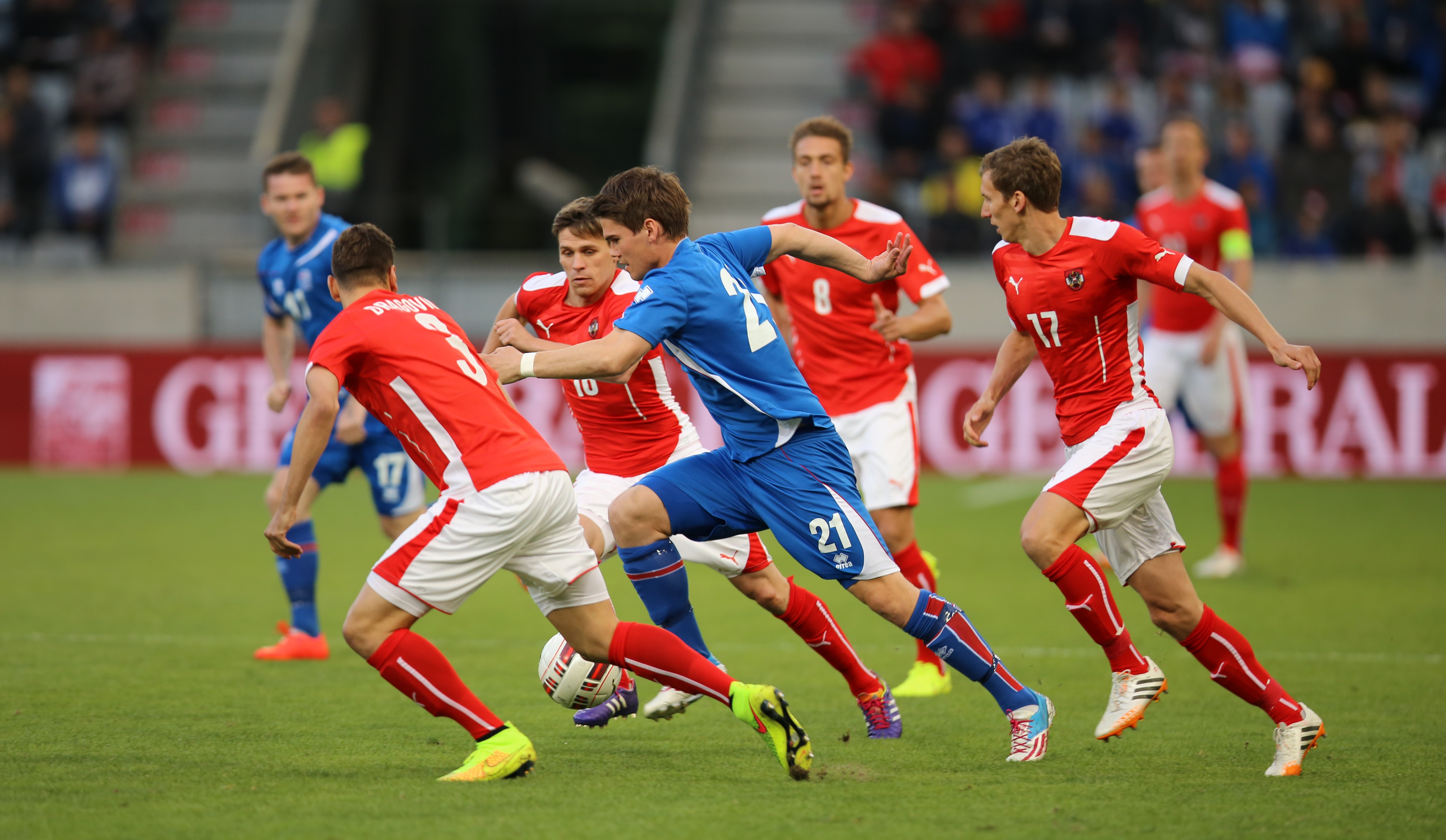 File:2014-05-30 Austria - Iceland football match, Viðar Kjartansson ...