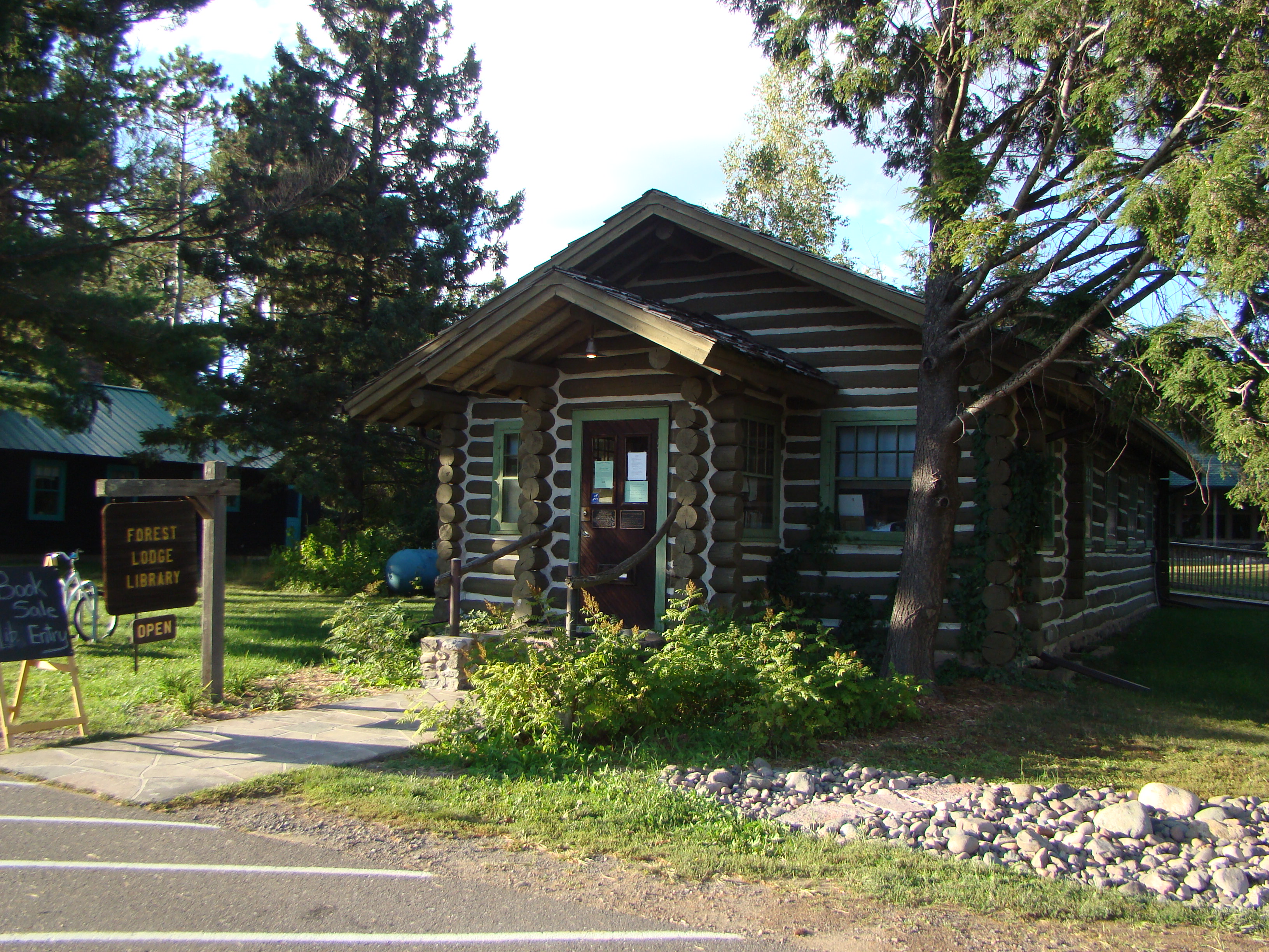 File:Forest Lodge Library.JPG - Wikimedia Commons