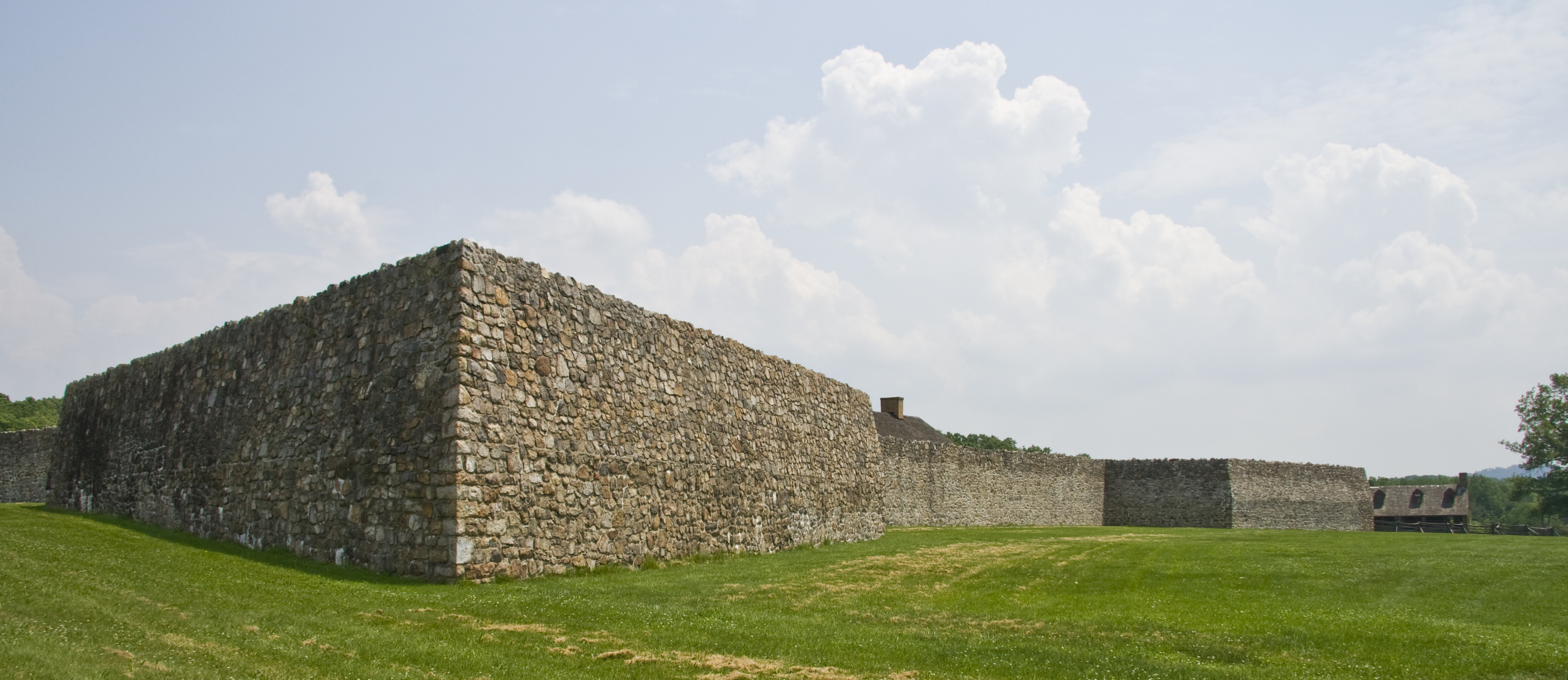 File:Fort Frederick walls.jpg - Wikimedia Commons