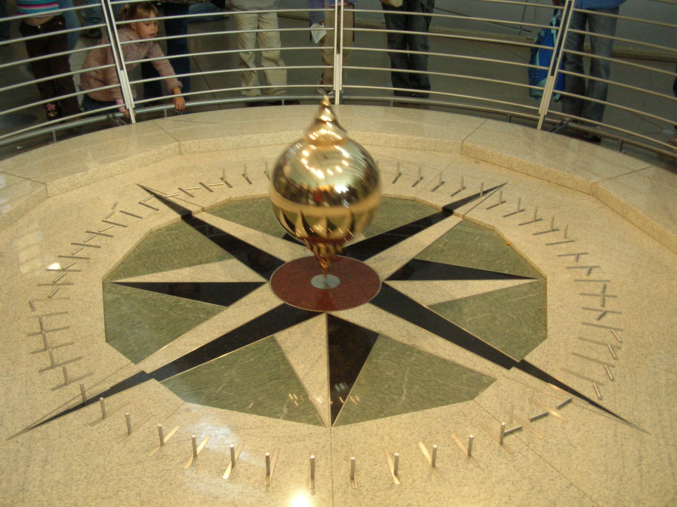 File:Foucault pendulum at CAS 1.JPG - Wikimedia Commons