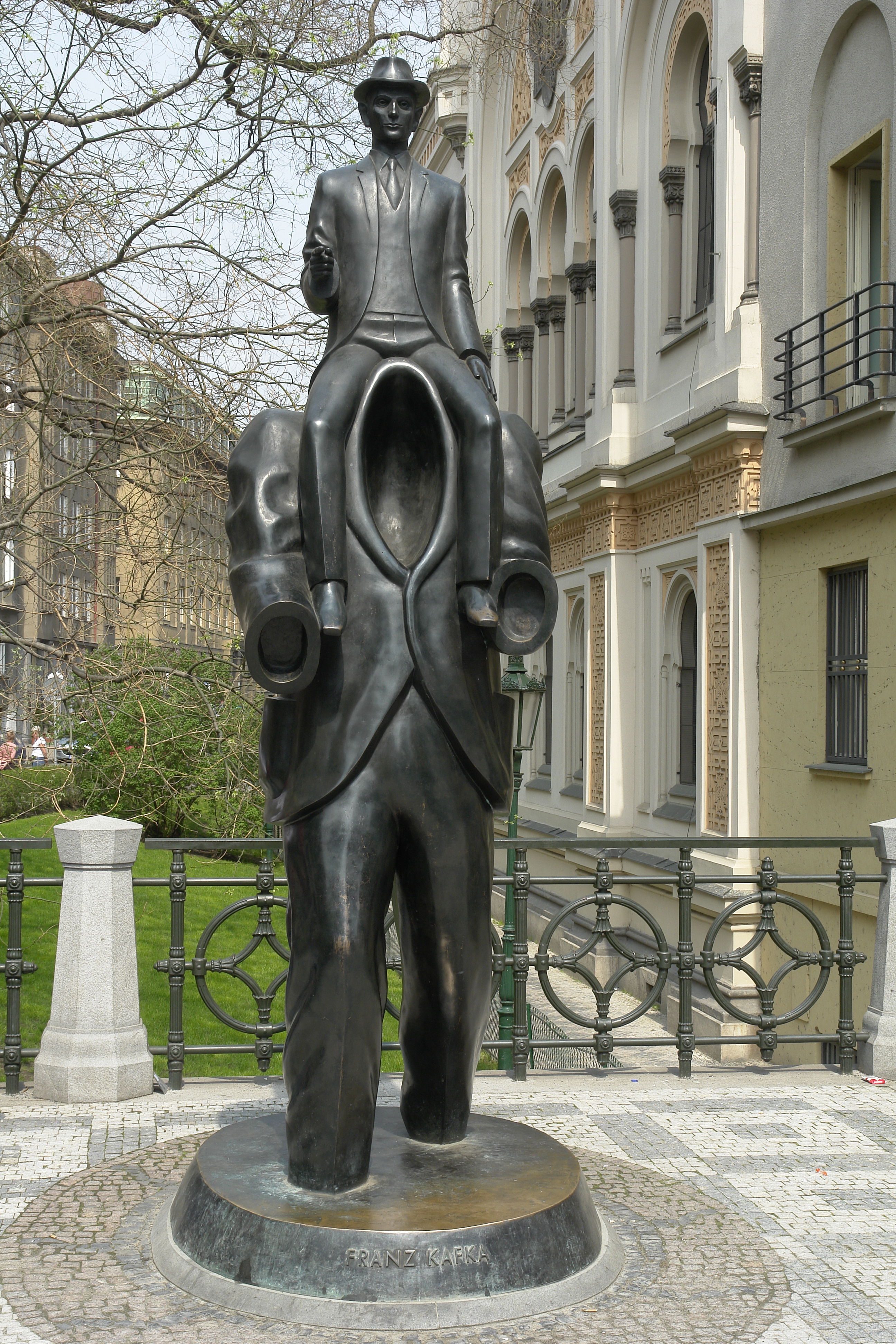 Statue of Franz Kafka - Prague.eu