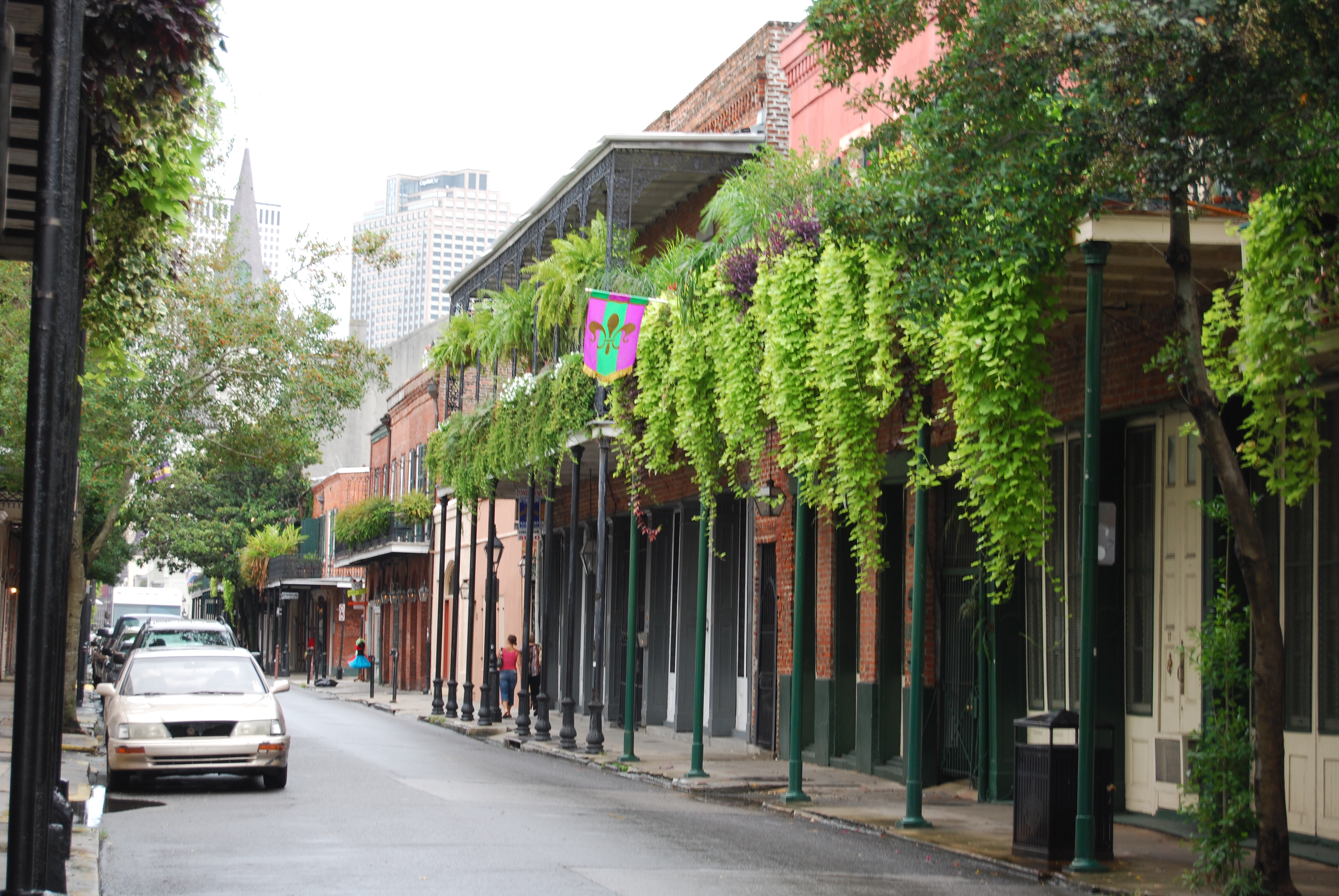 File:Chartres Street Between St. Philip and Dumaine, French Quarter ...