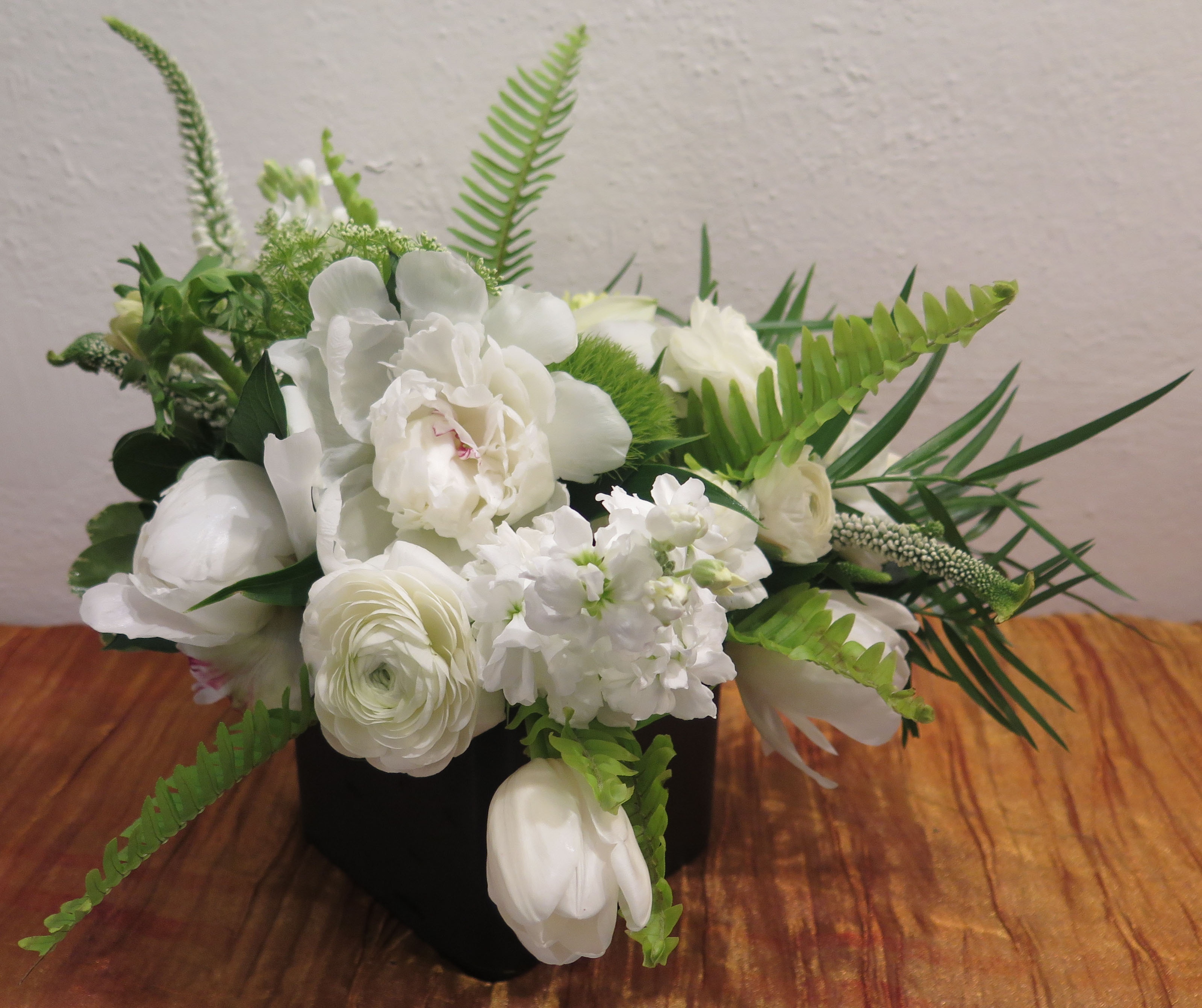 36 Fresh Anemone Flower Arrangements | Flower Design and Arrangement ...